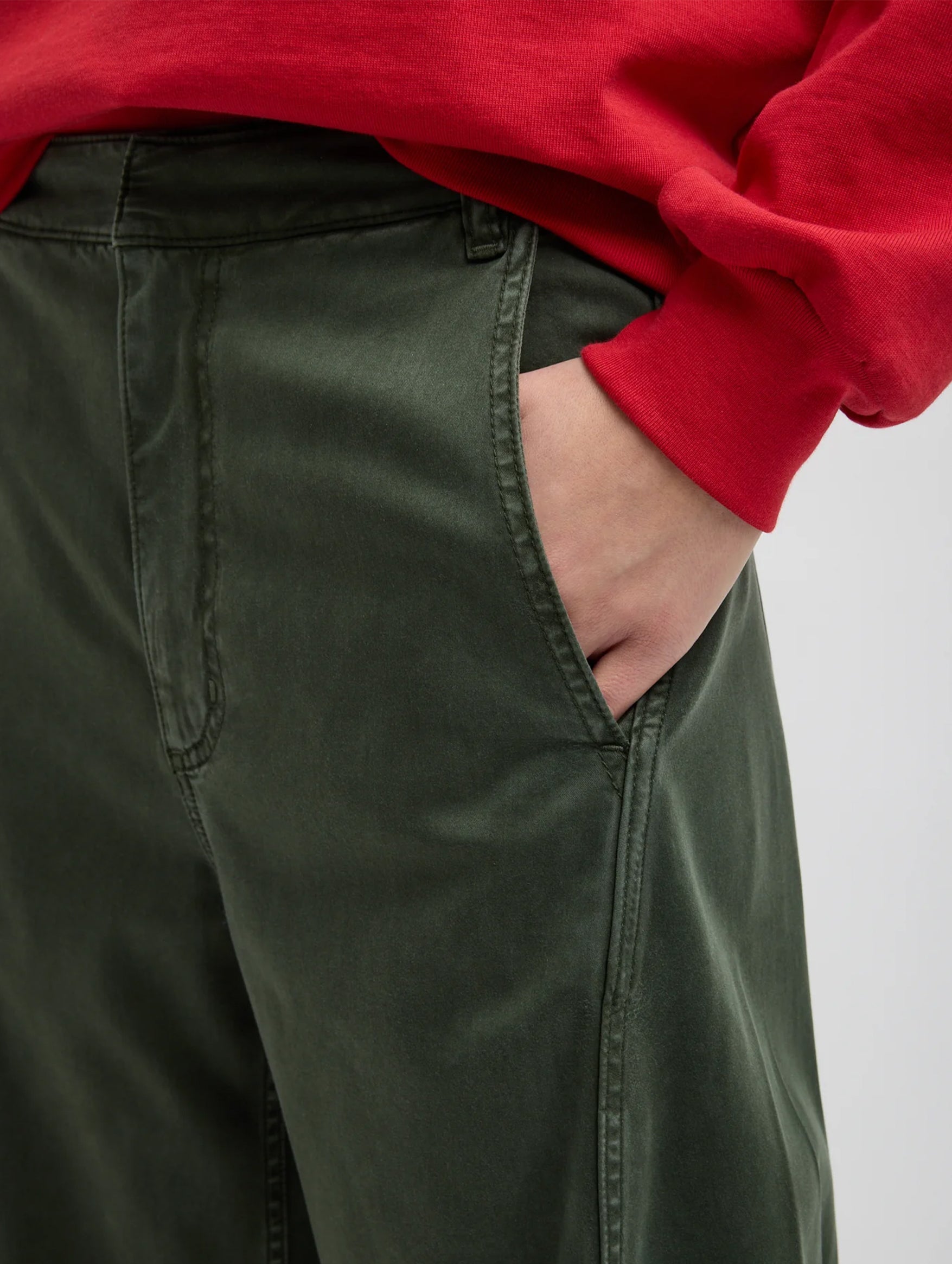 Reactive Garment Dyed Stretch Twill Sid Pant  (Short) in Army Green