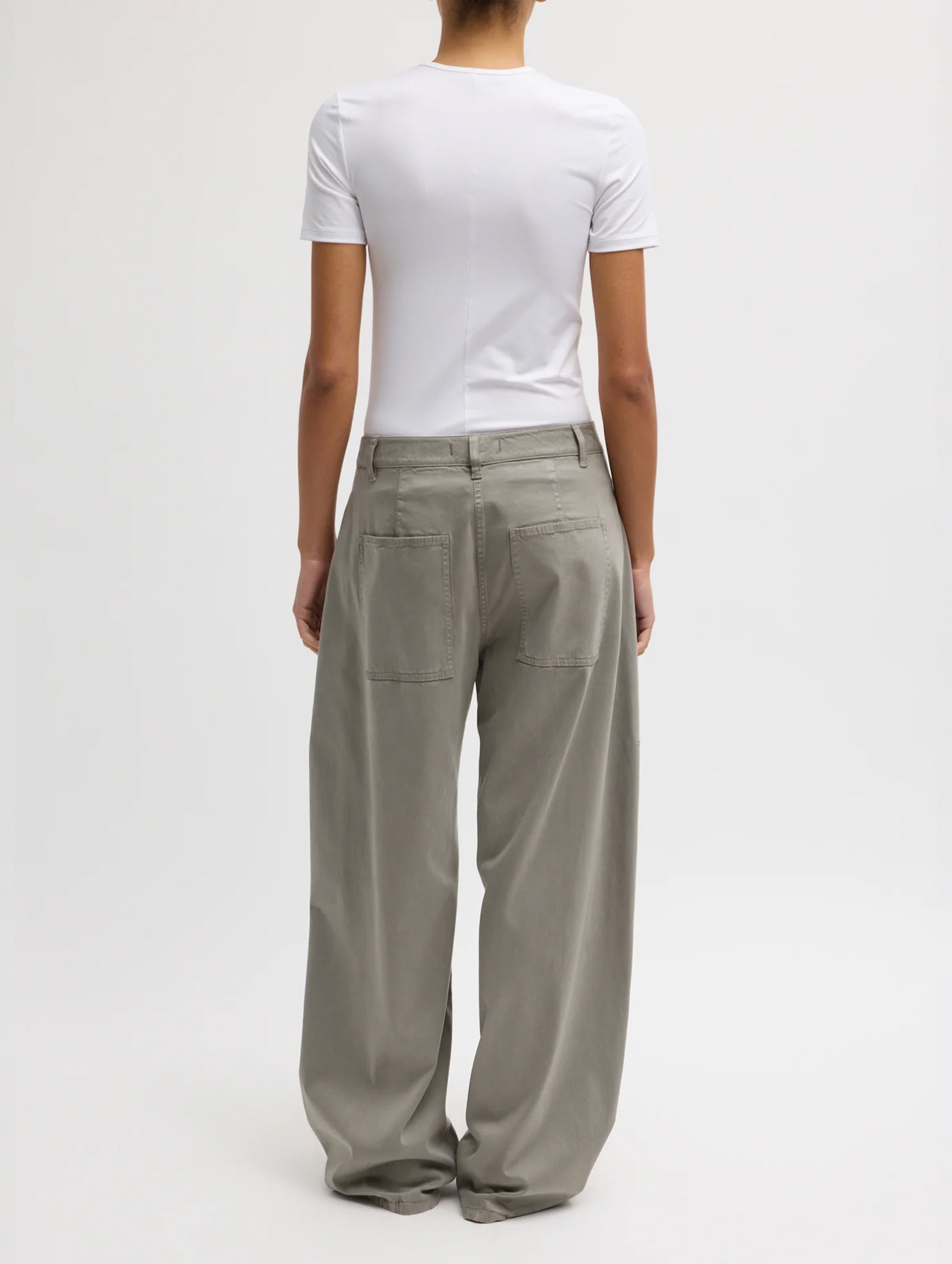 Reactive Garment Dyed Stretch Twill Sid Pant in Pewter (Short)