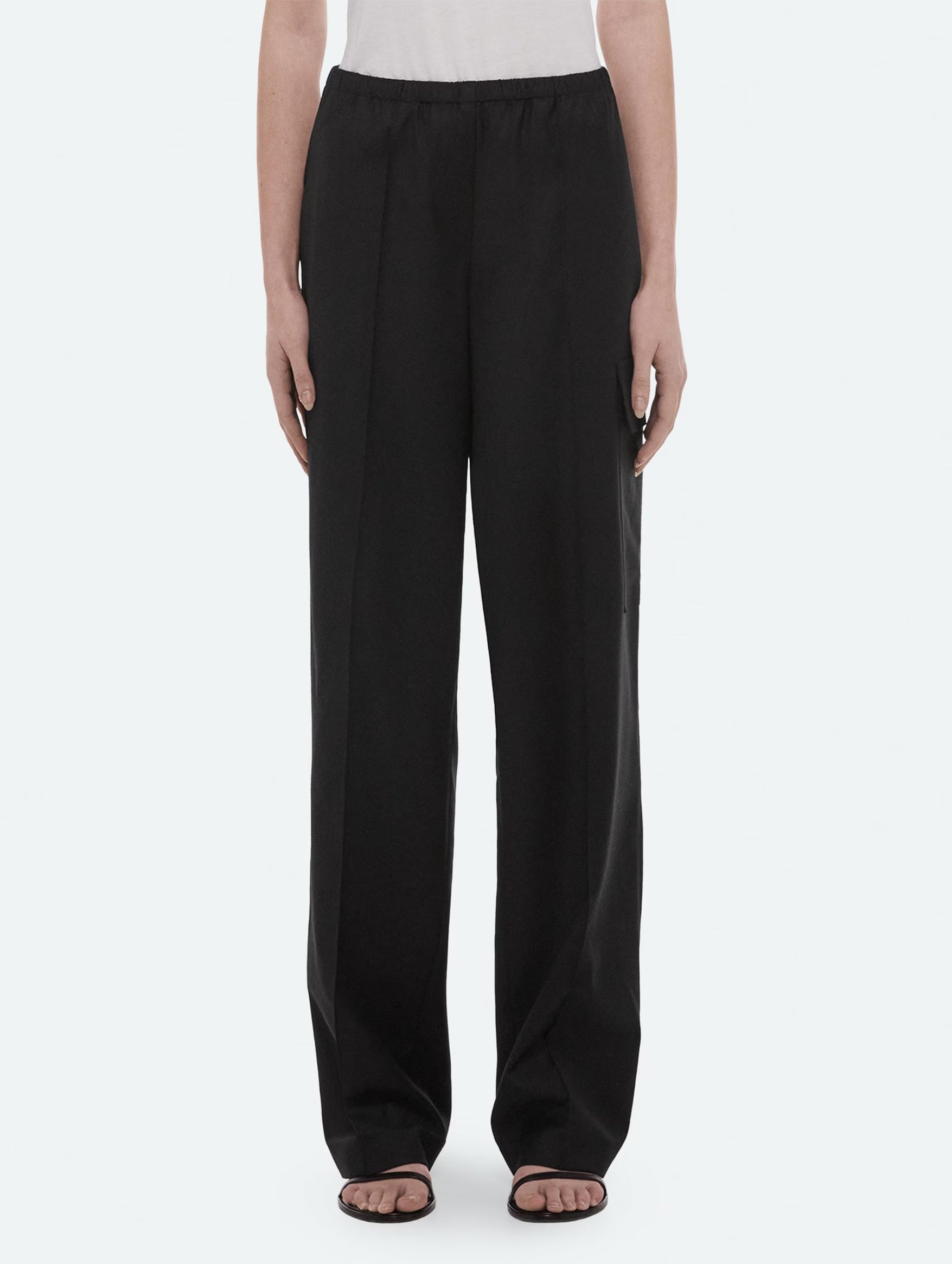 Relaxed Cargo Trousers in Black