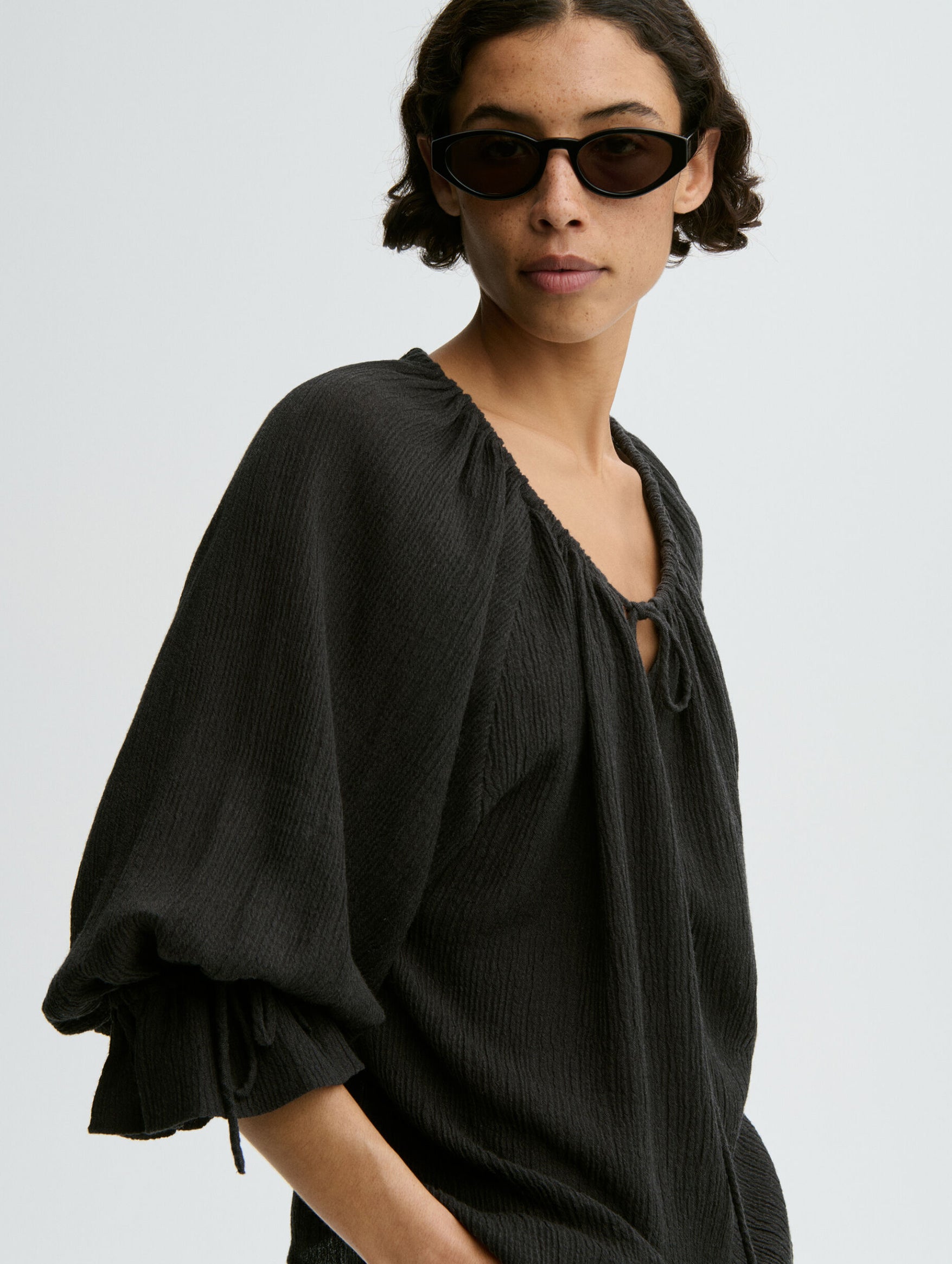 Rose Weave Blouse in Black