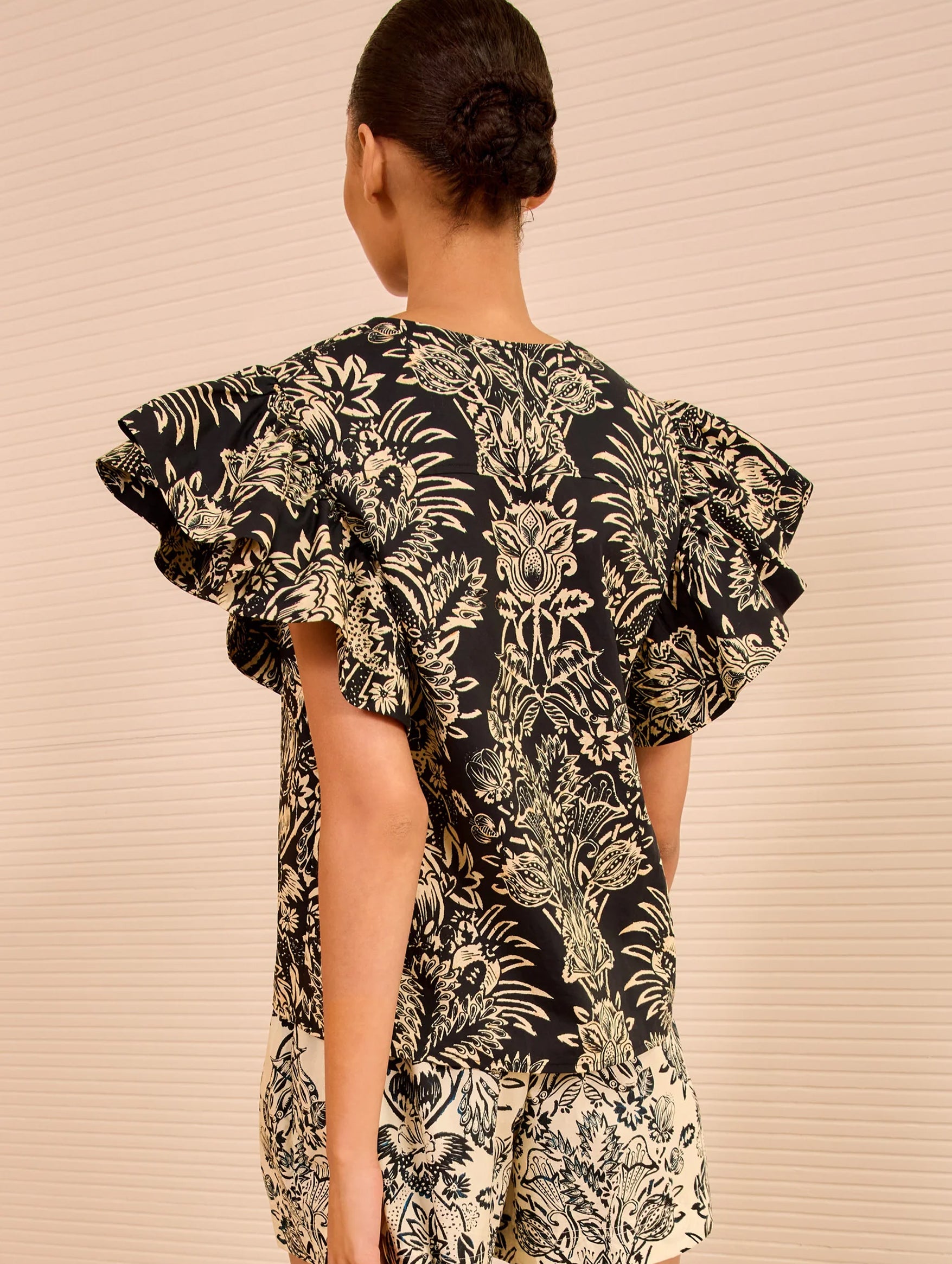 Severine Flutter Sleeve Top in Noir Flora