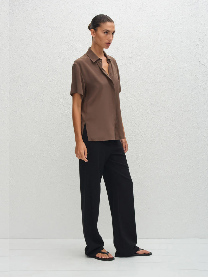 Short Sleeve Silk Shirt in Truffle