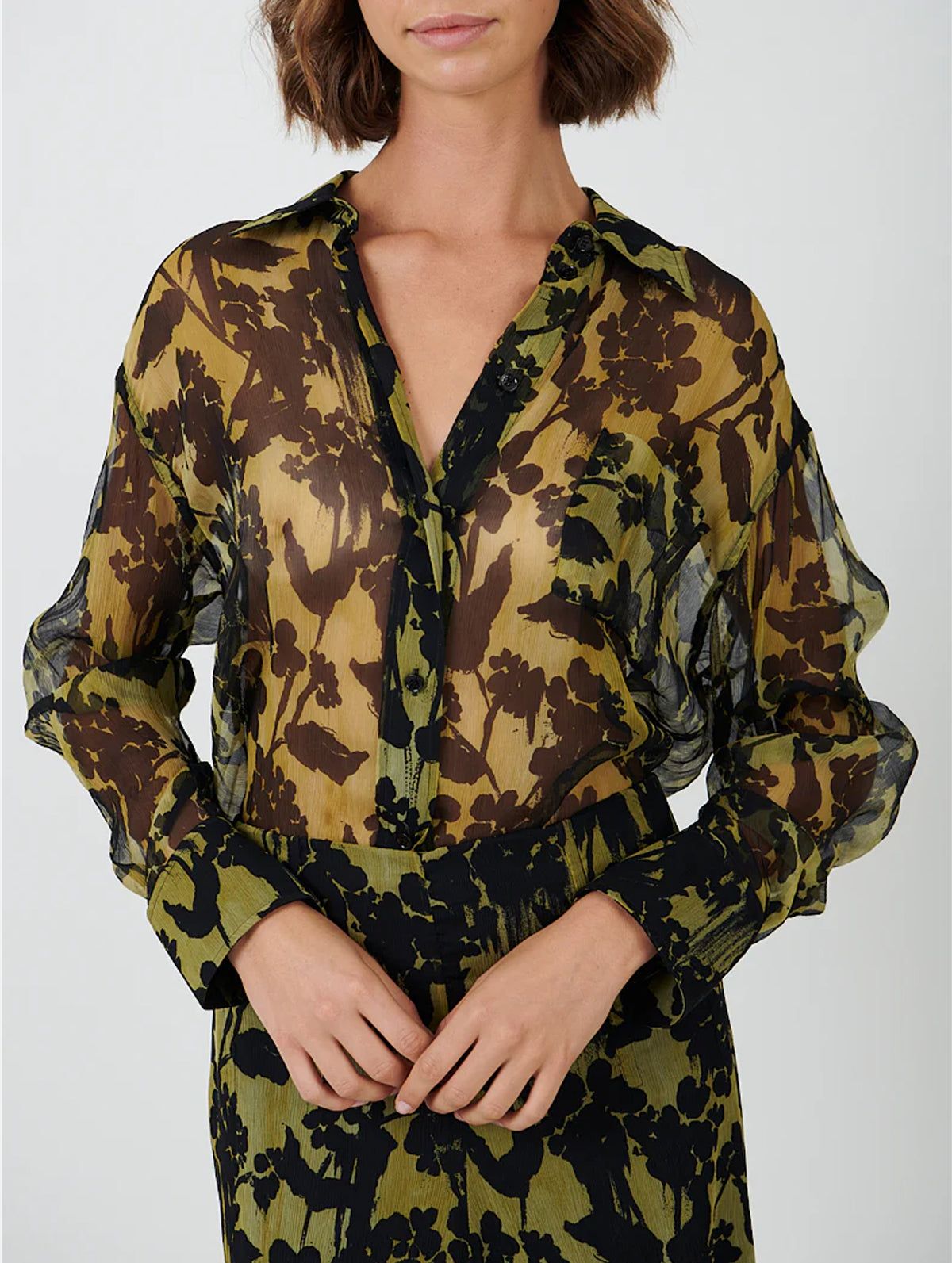 Silk Shirt in Willow Black