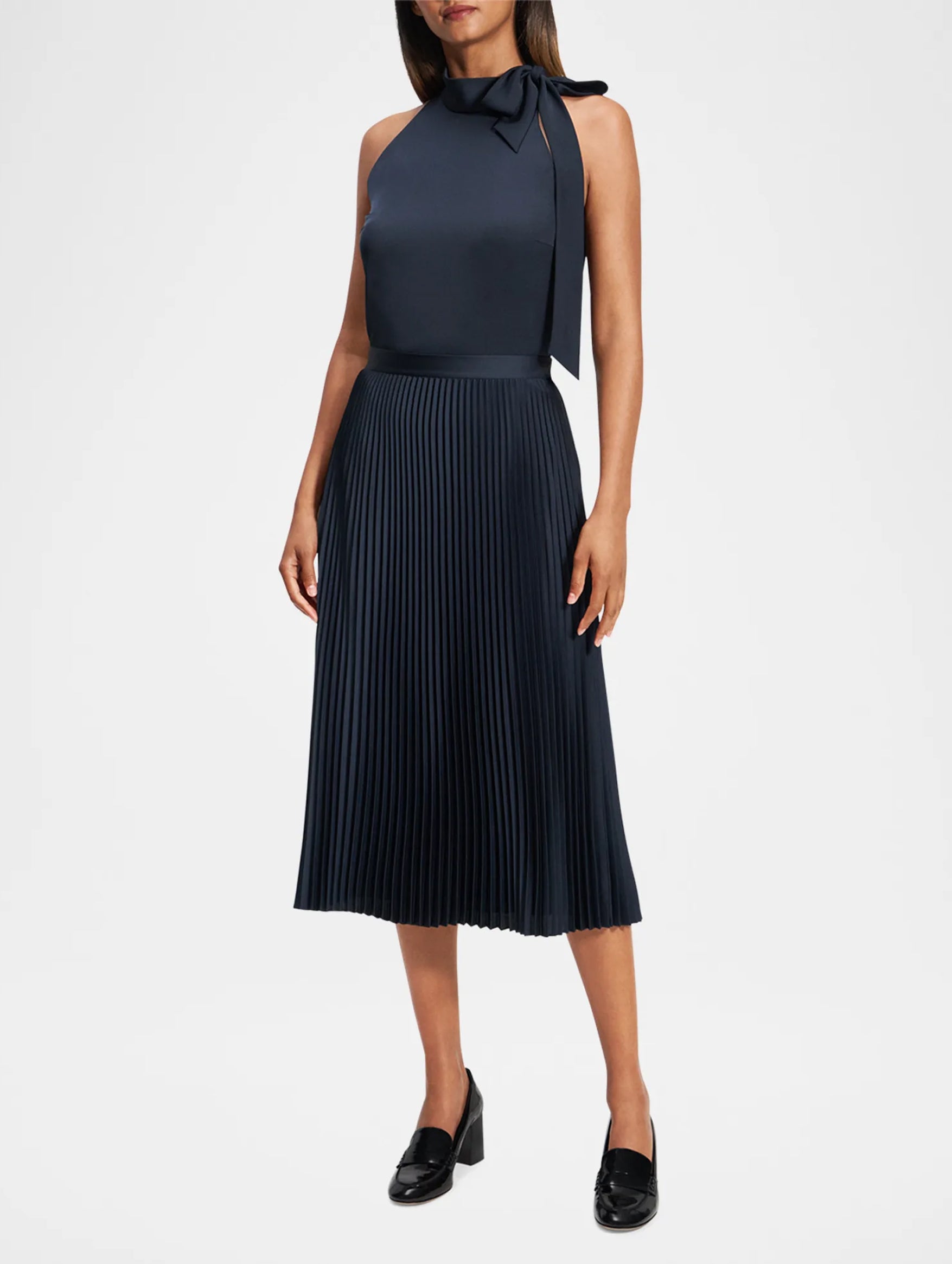 Slim Pleat Skirt in Navy