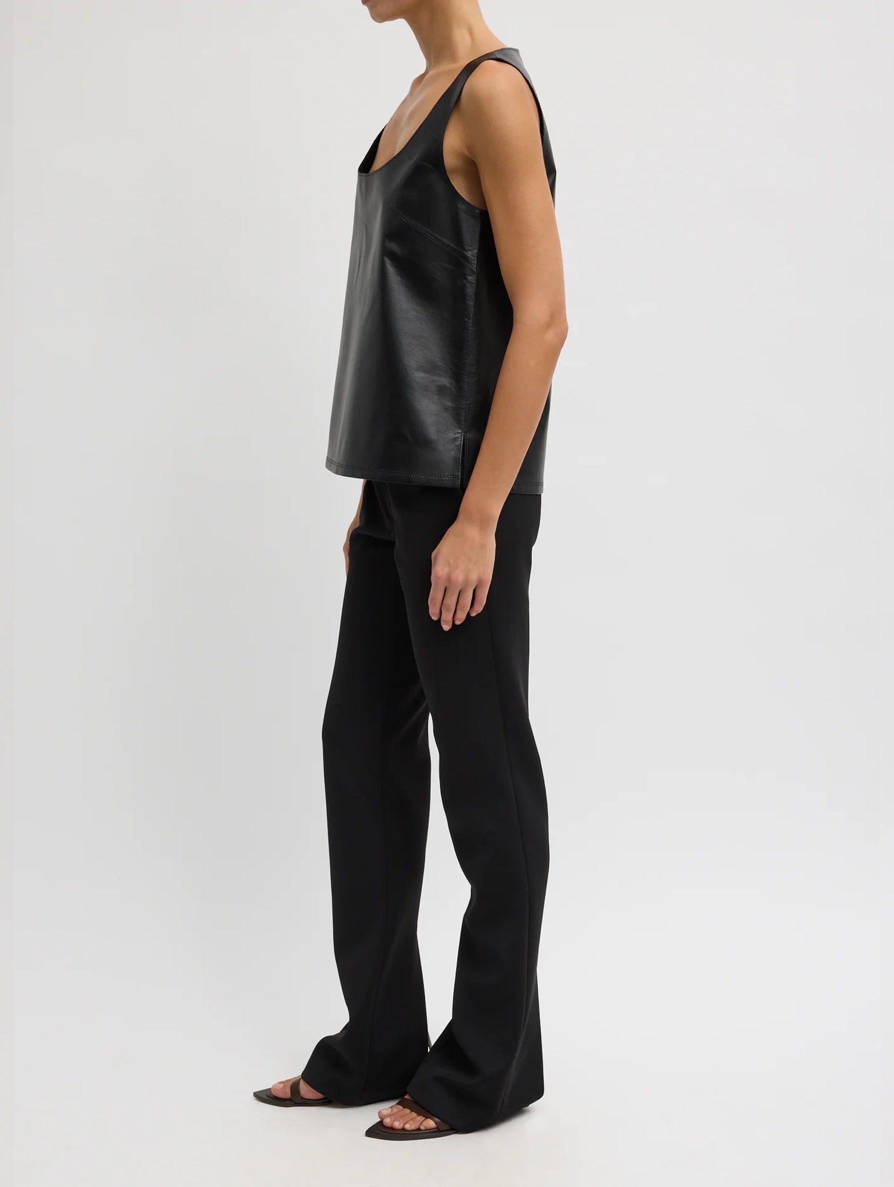 Spring Bonded Twill Elfie Short Trouser in Black