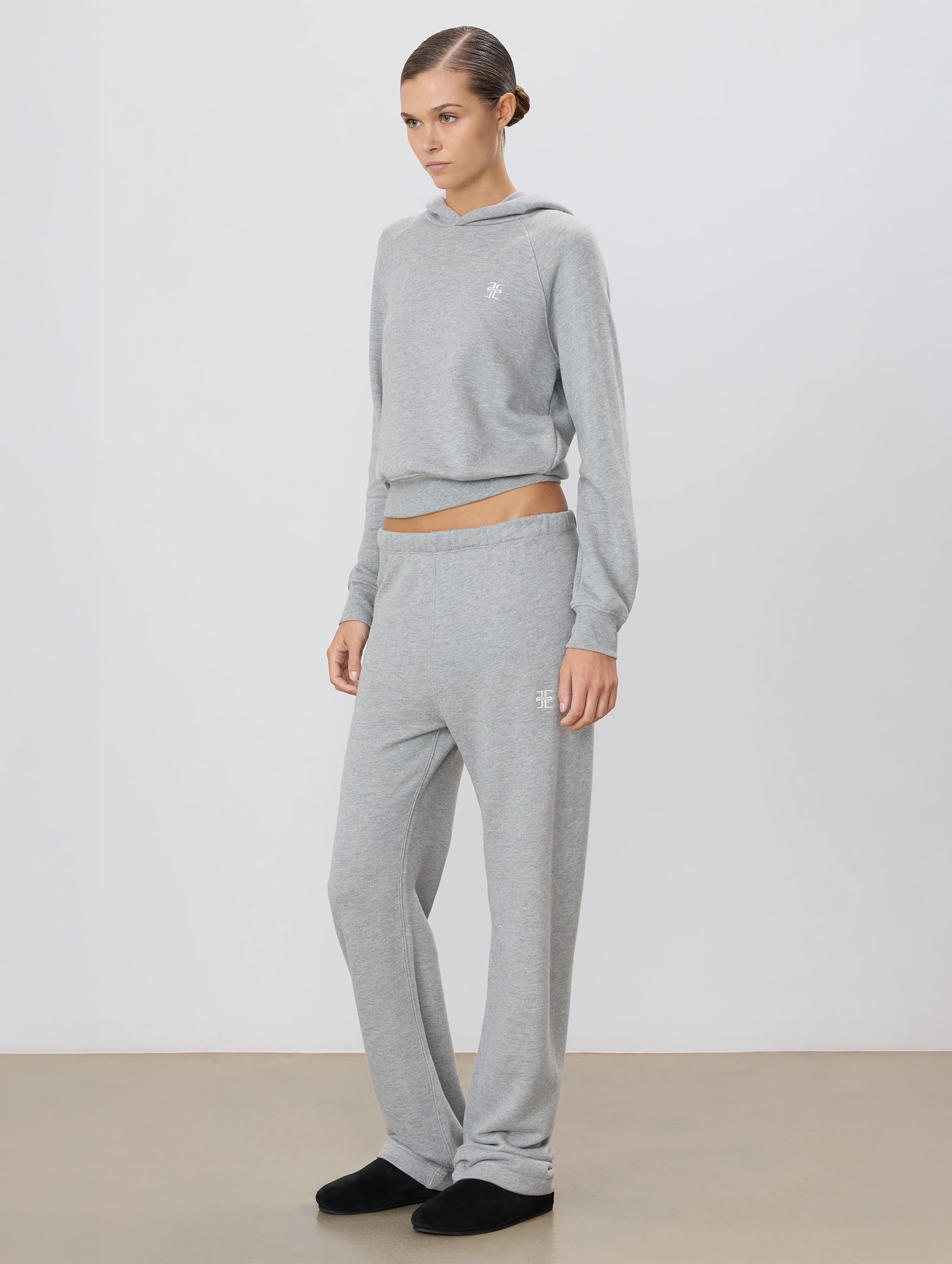 Straight Leg Sweatpant in Heather Grey
