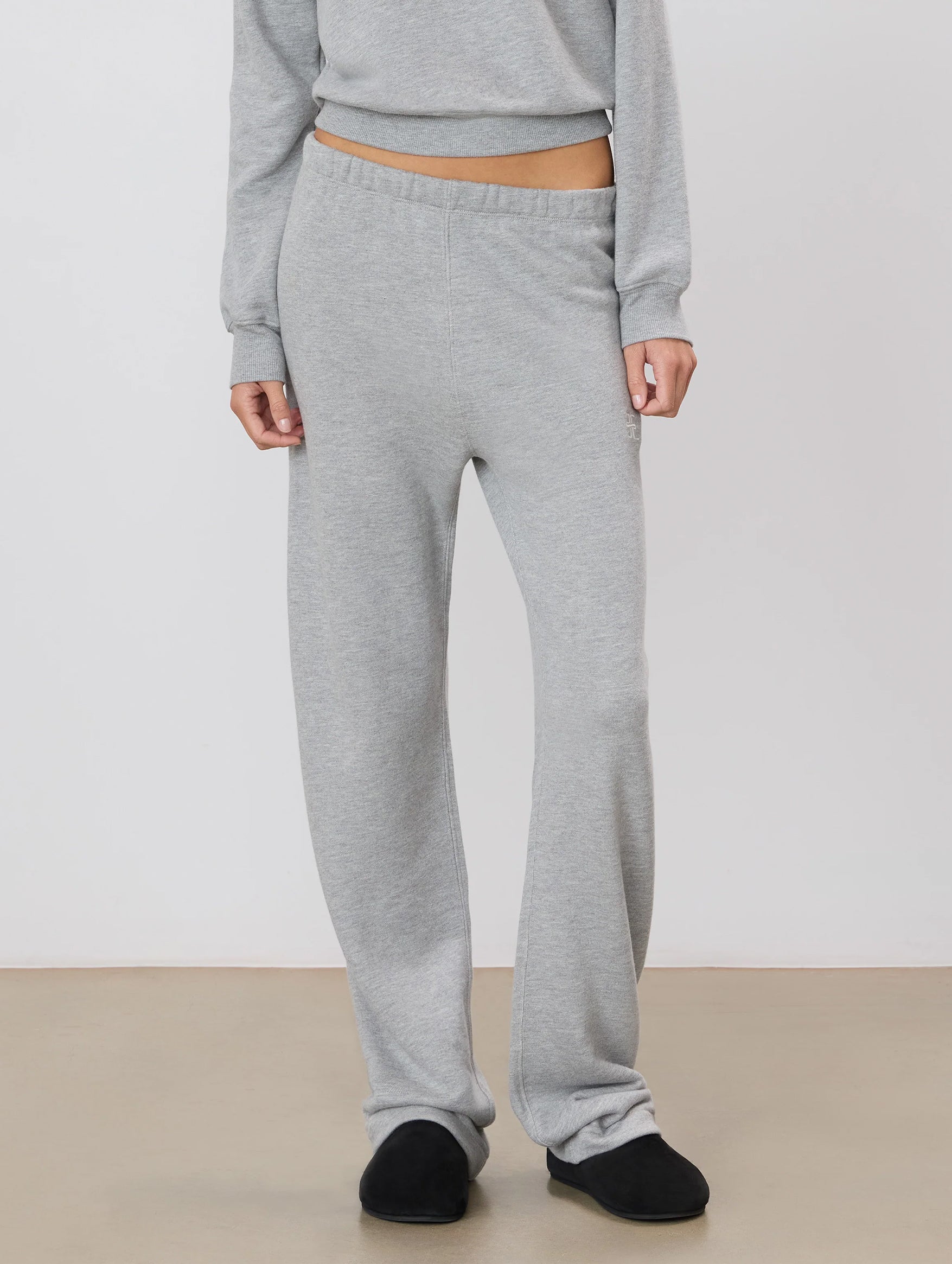 Straight Leg Sweatpant in Heather Grey