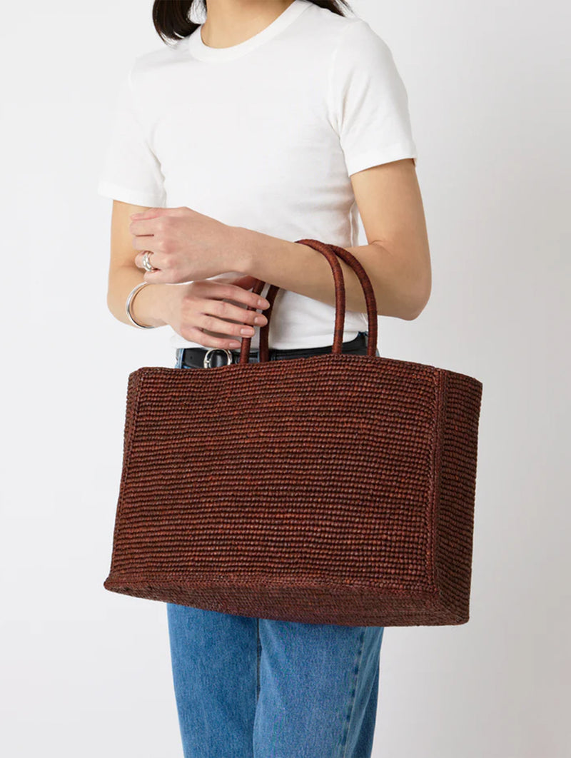 The Charlotte Raffia Bag Large in Chestnut Brown