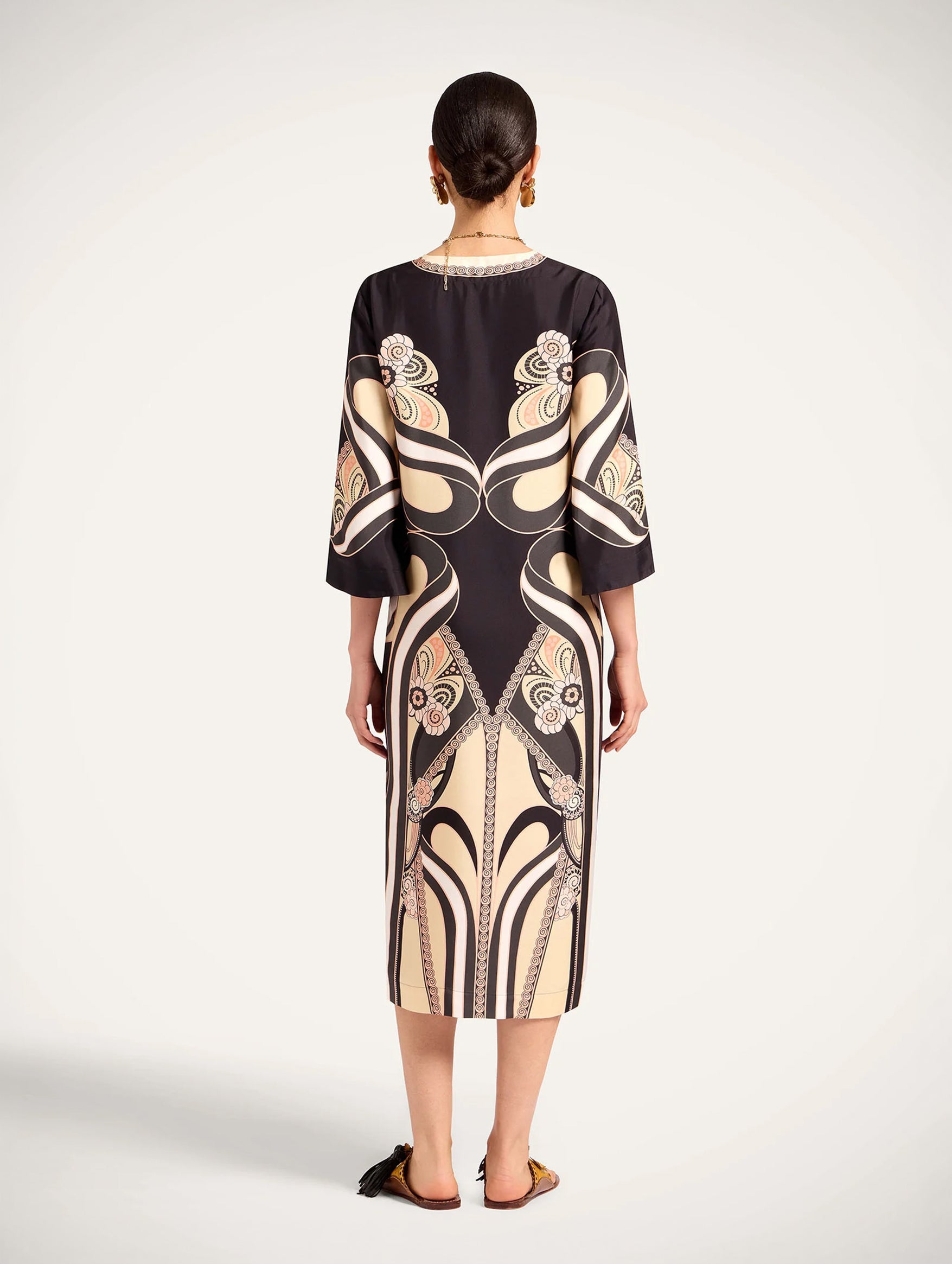 The Silk Kaftan in Ambrosia Placée Pale Pink