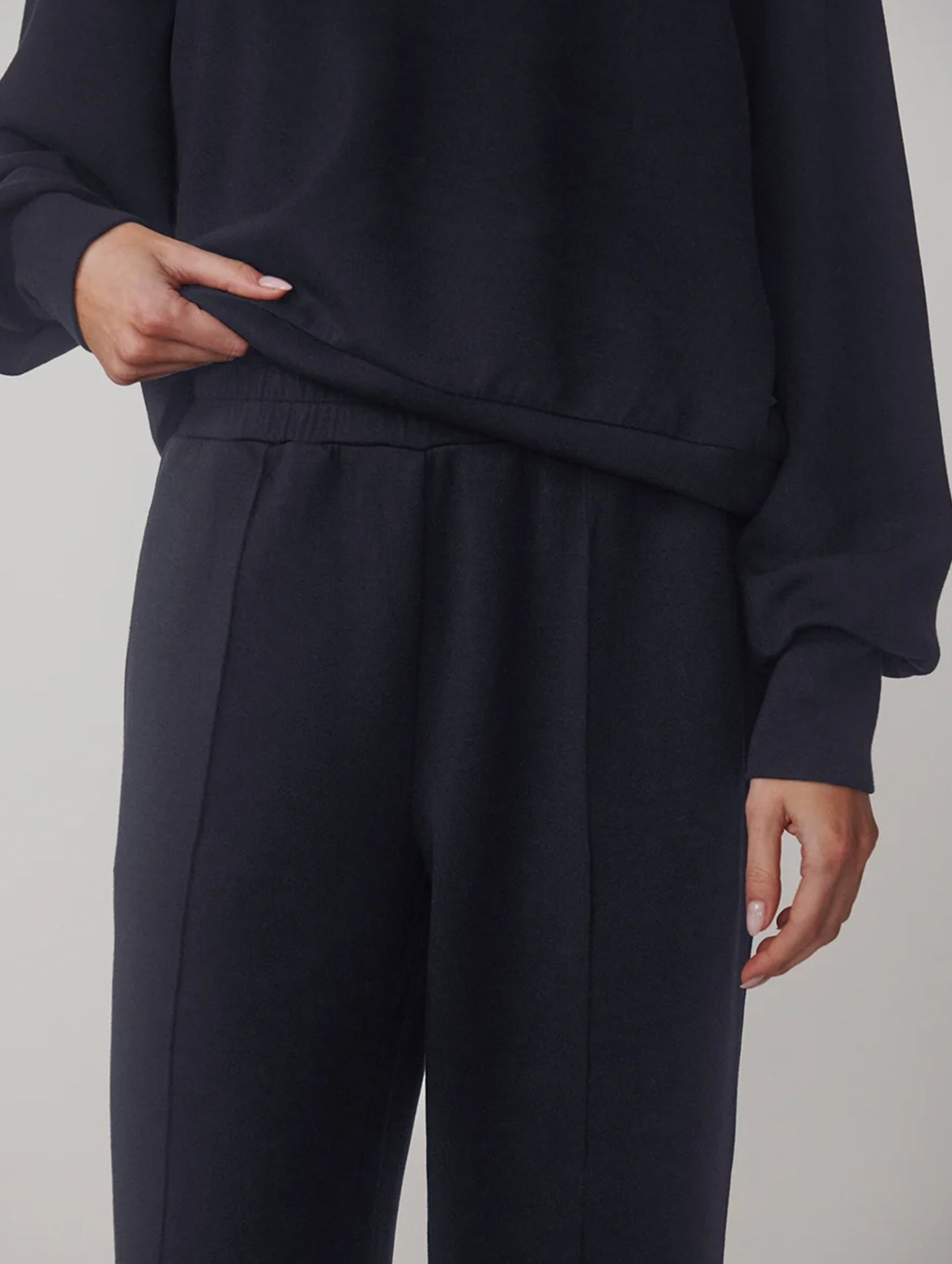 The Wide Leg Pant 30 in Navy