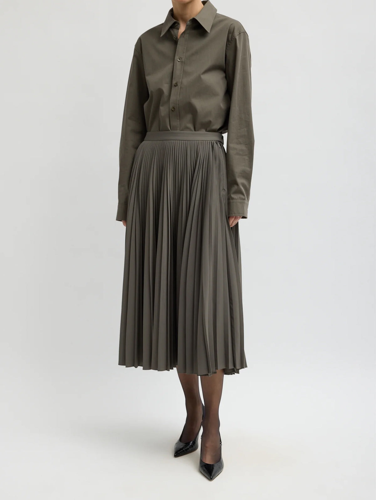 Tropical Wool Pleating Sunray Skirt in Dark Stone