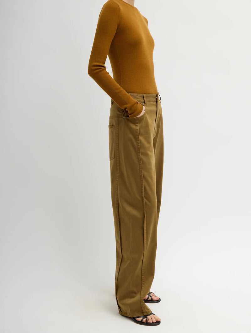 Garment Dyed Stretch Twill Short Tuck Pant in Dark Tan