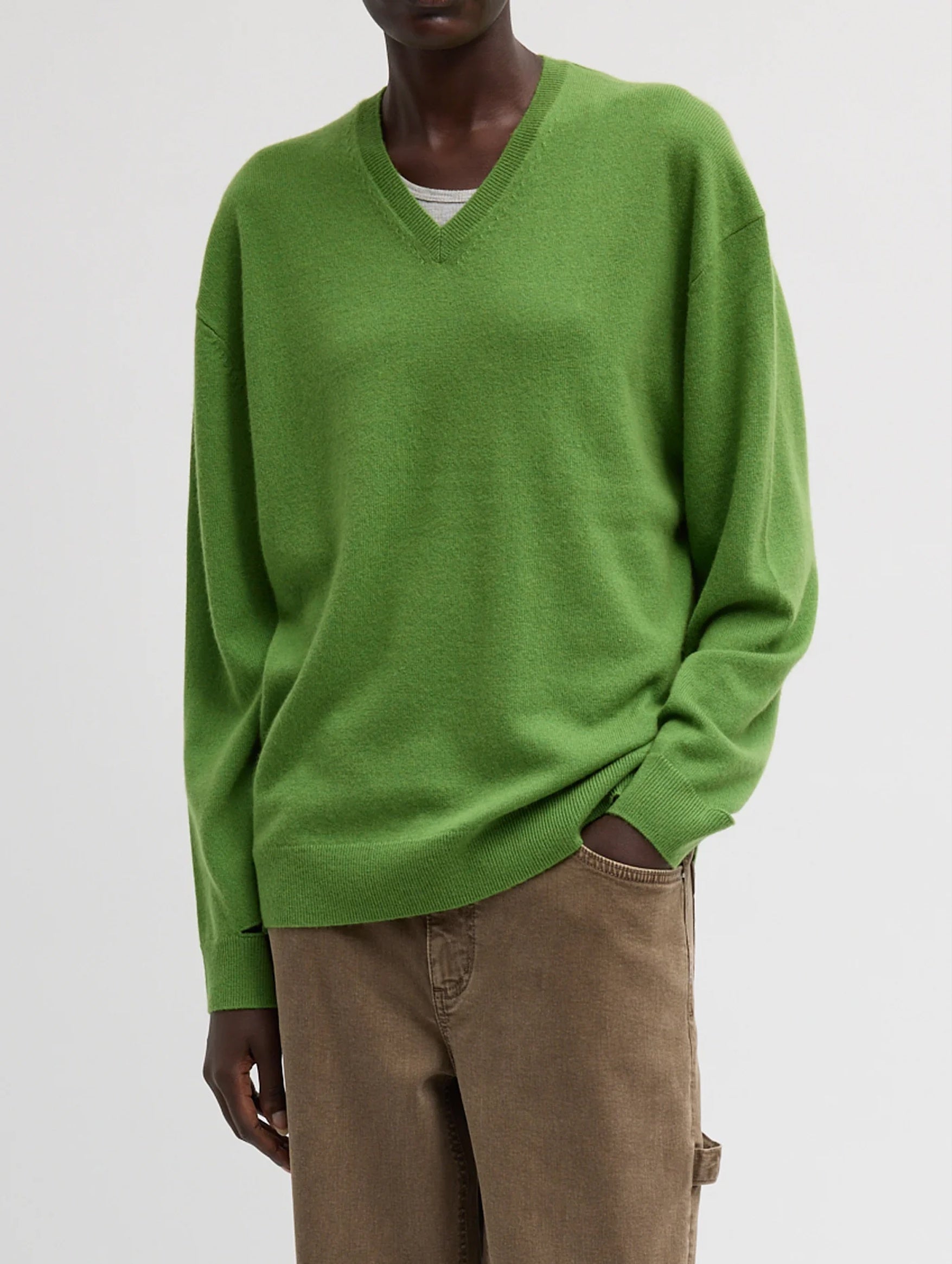 Washable Cashmere Easy V-Neck Sweater in Avocado