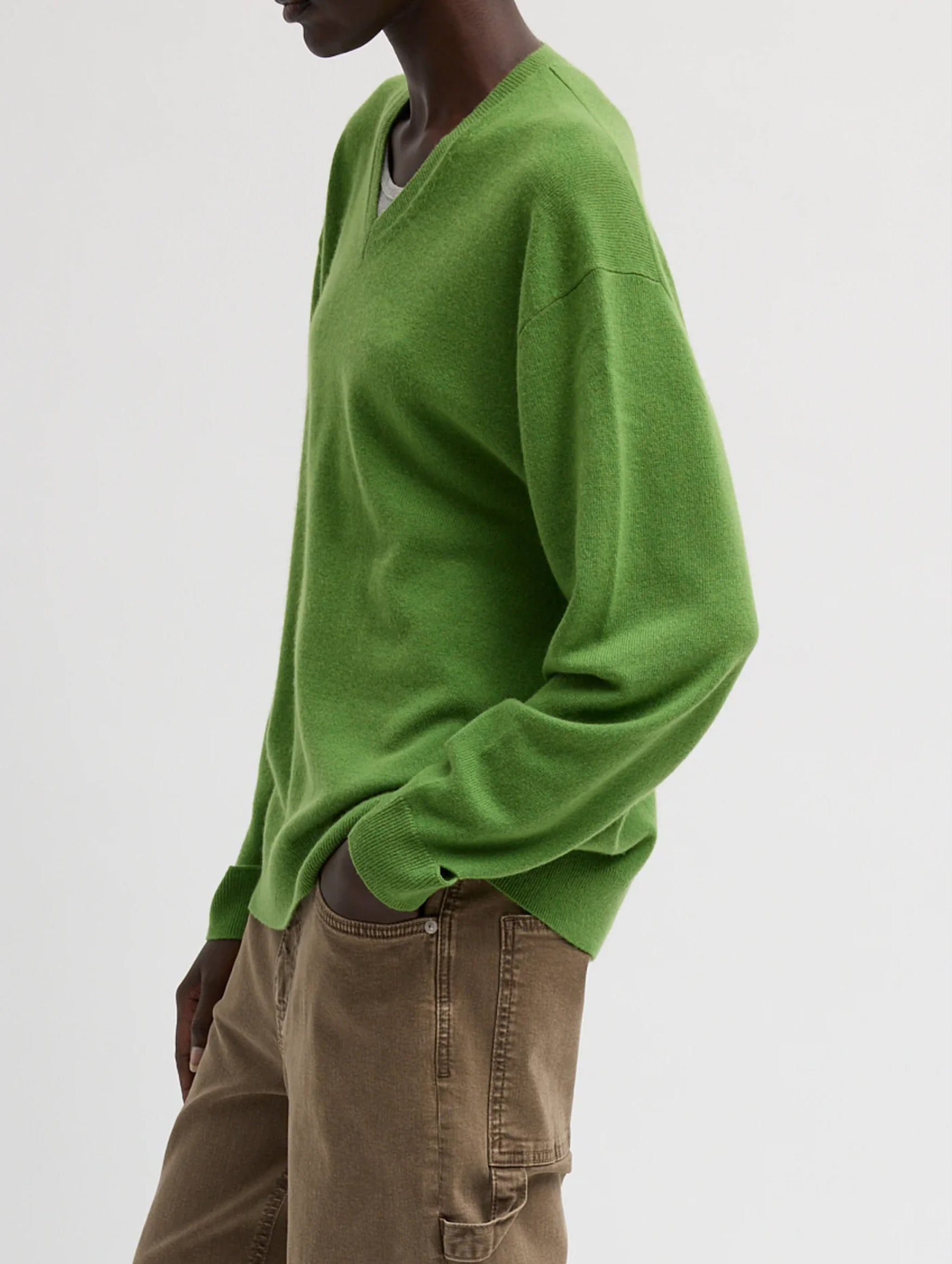 Washable Cashmere Easy V-Neck Sweater in Avocado