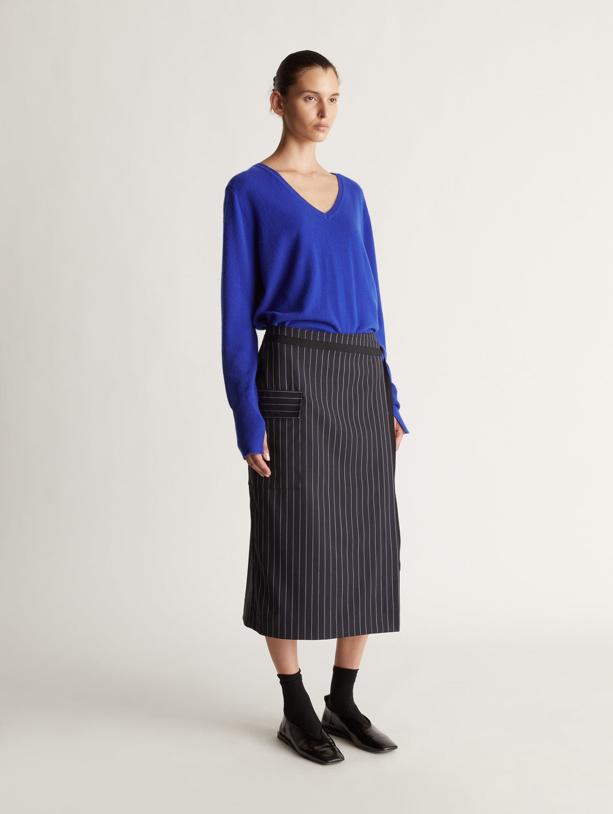 Cashmere V Neck Sweater in Cobalt