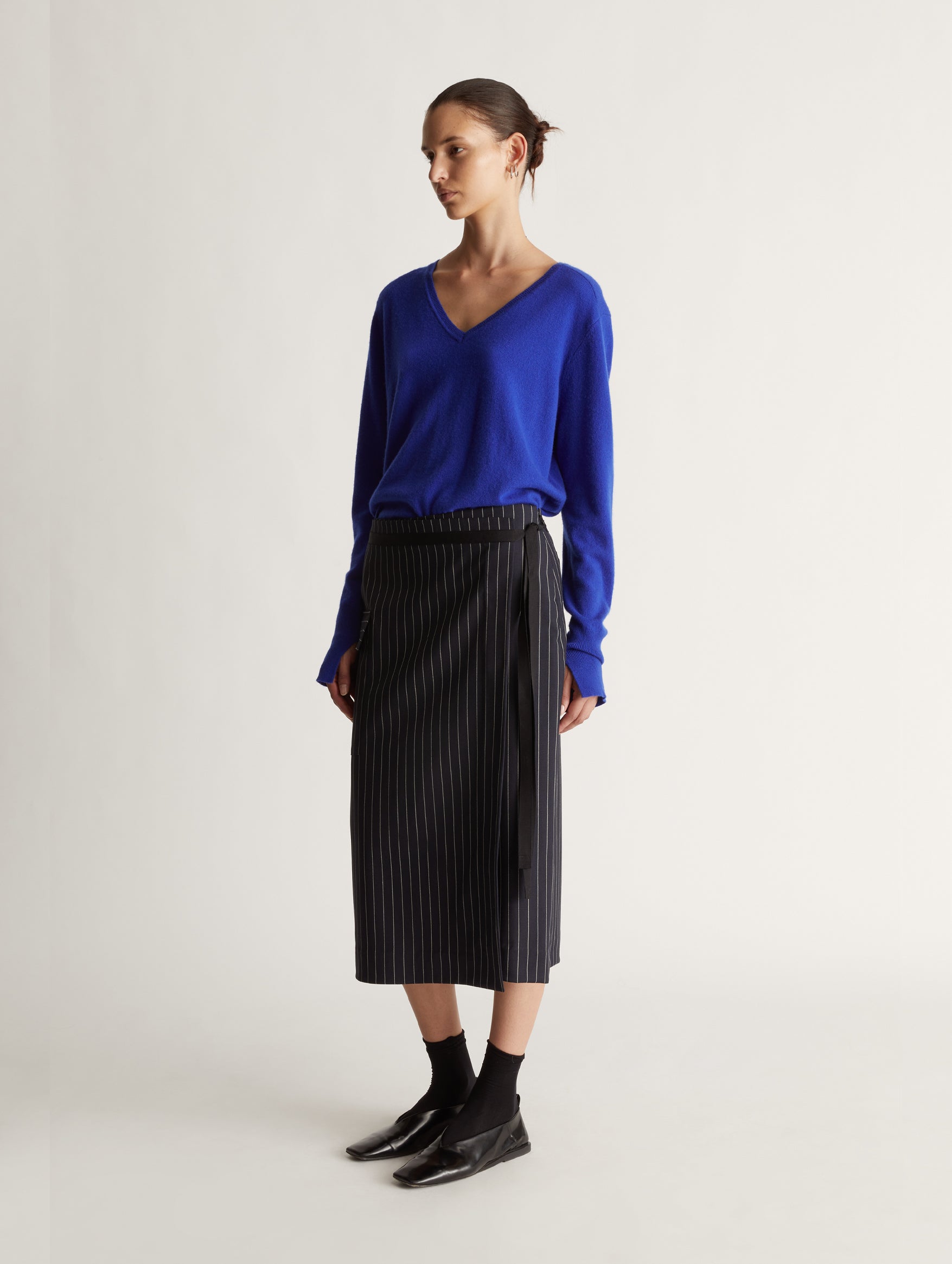 Cashmere V Neck Sweater in Cobalt