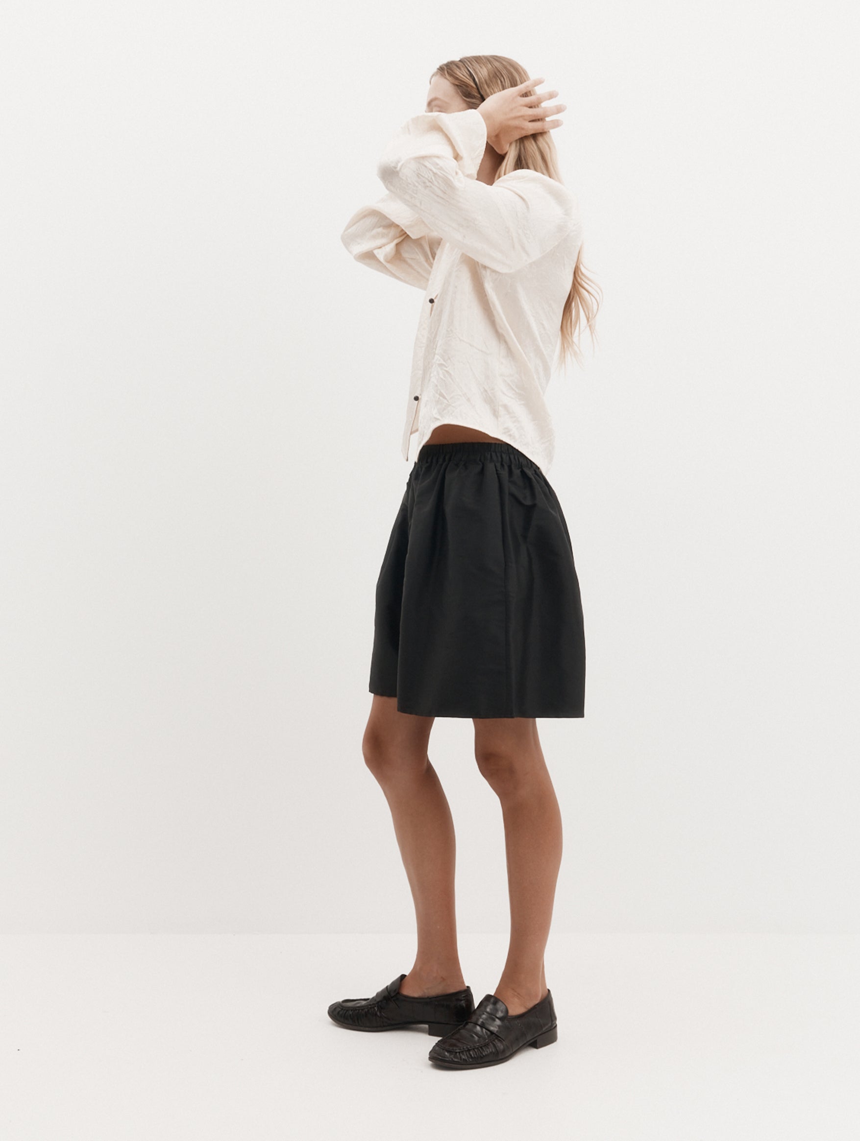 Voluminous Short in Black