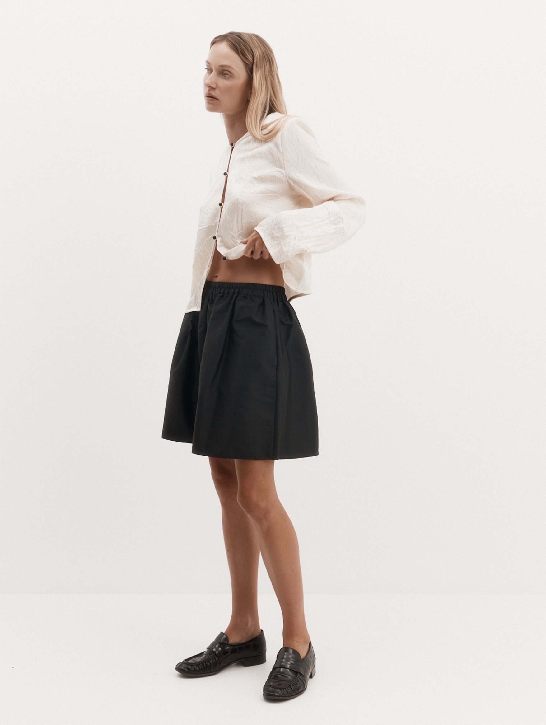 Voluminous Short in Black
