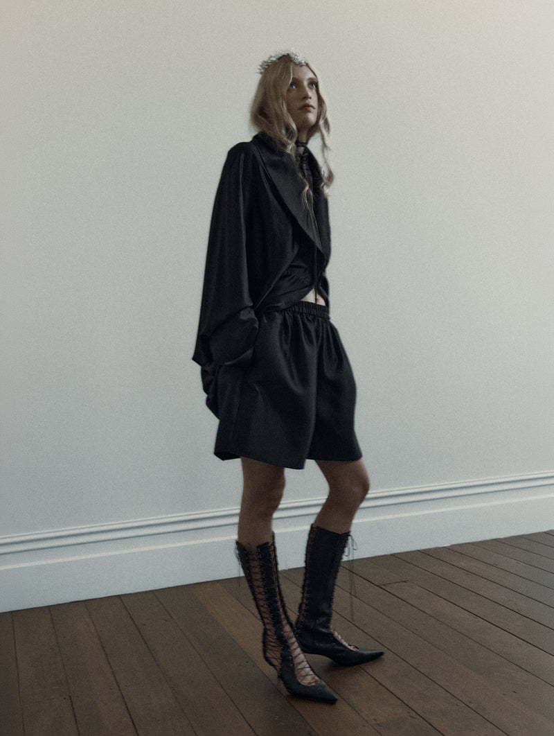 Voluminous Short in Black