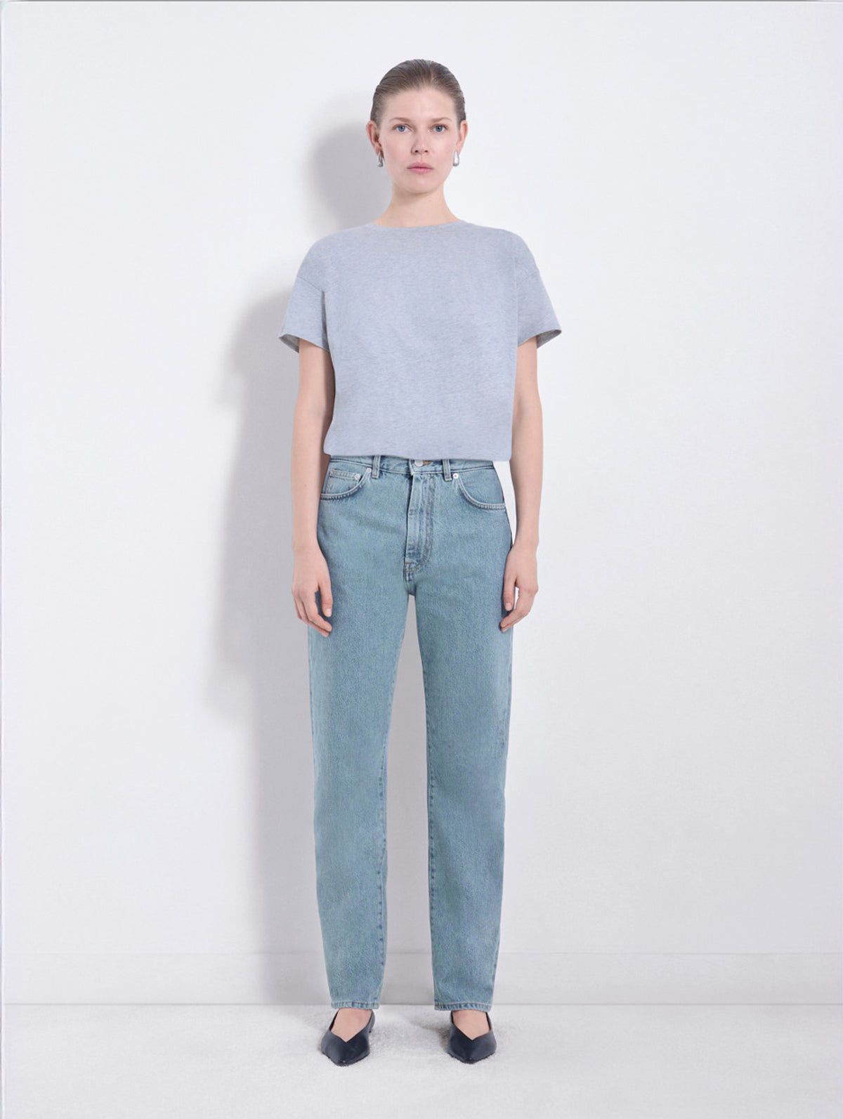 Wular Straight Denim Jeans in Light Blue