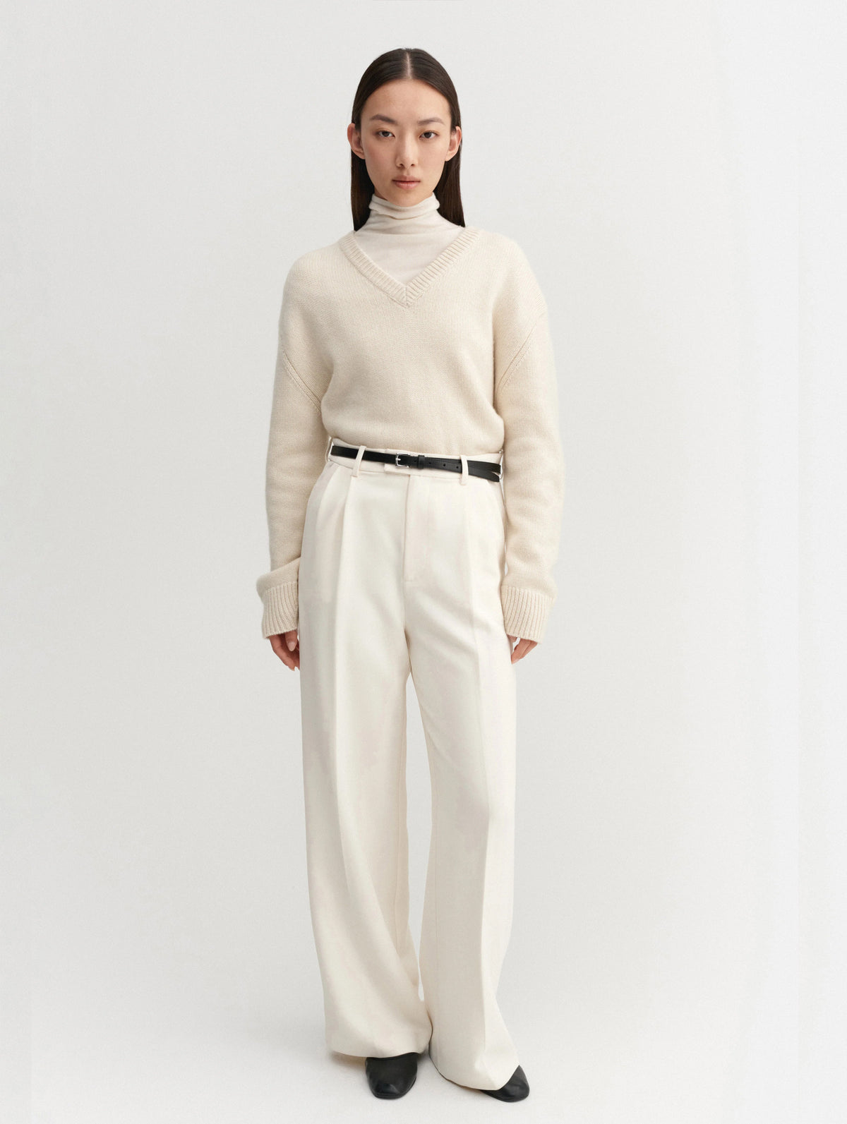 Yara V-Neck Sweater in Vanilla