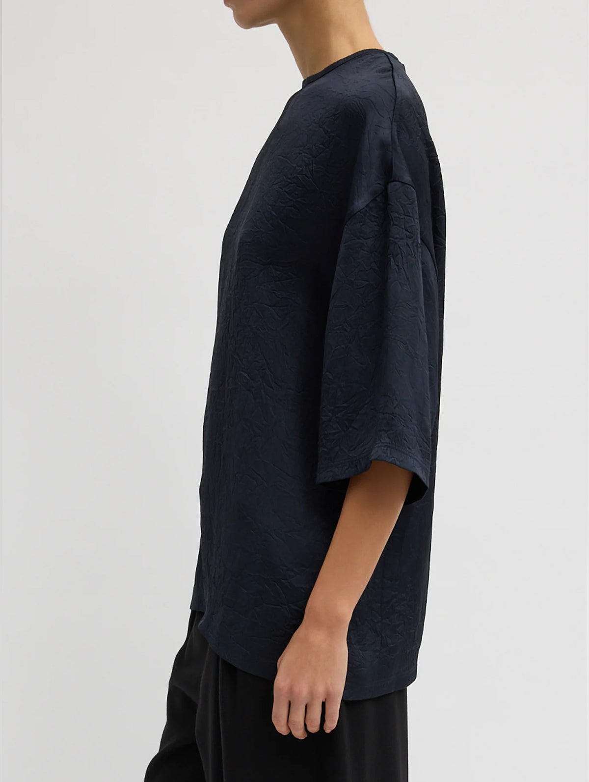 Crinkle Shirting Easy T-Shirt in Midnight Navy