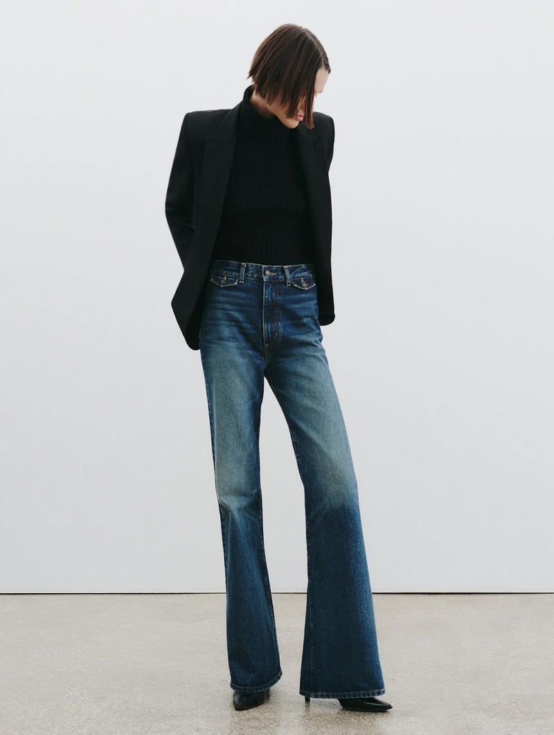 Edira Jean in Simon Wash