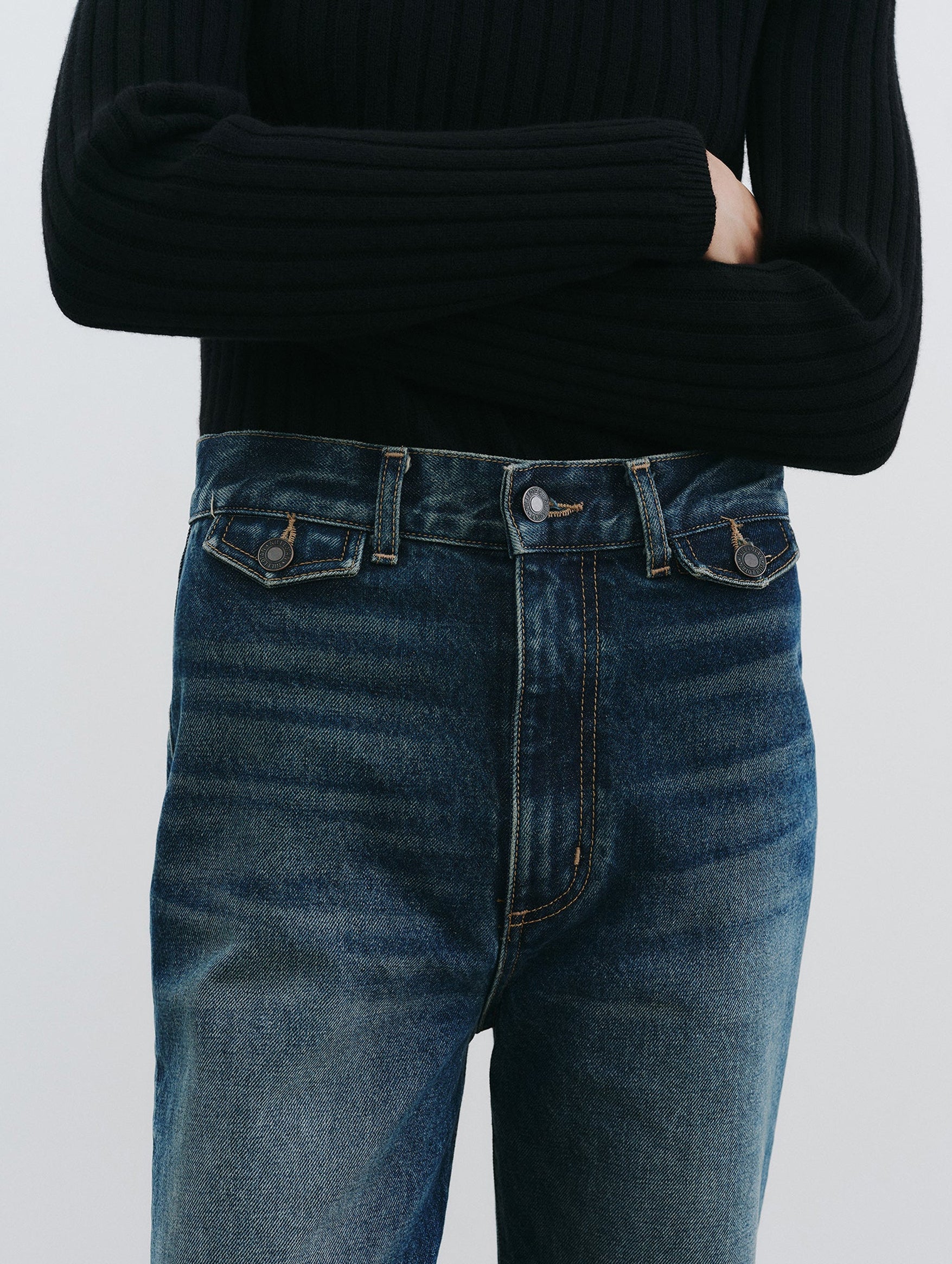 Edira Jean in Simon Wash