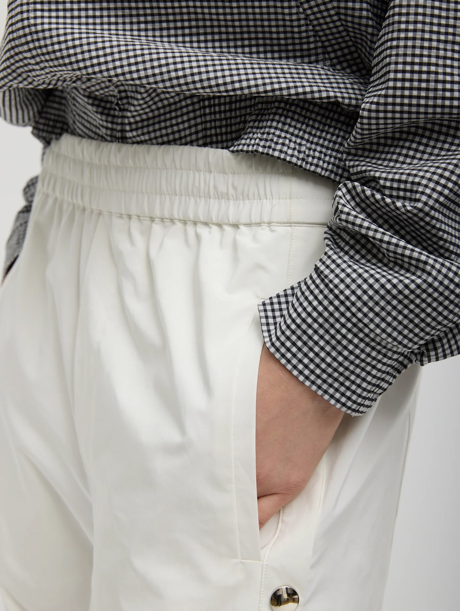 Nylon Snap Pull On Short Jogger in White