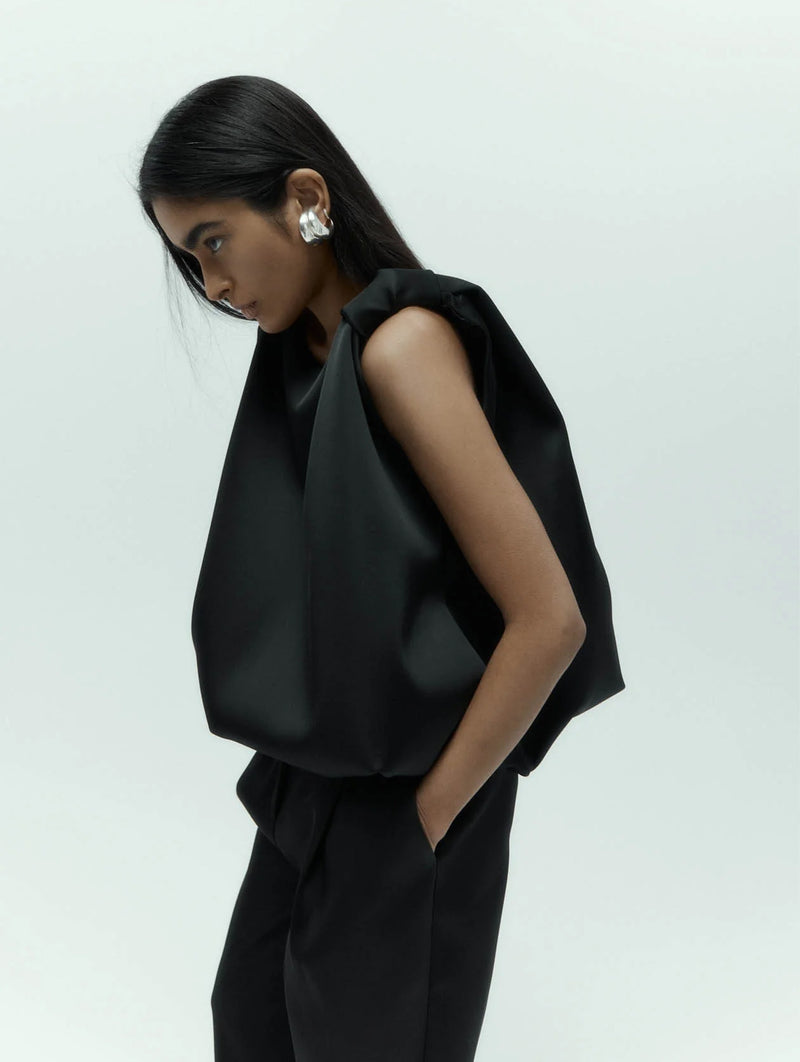 Knot Top in Black