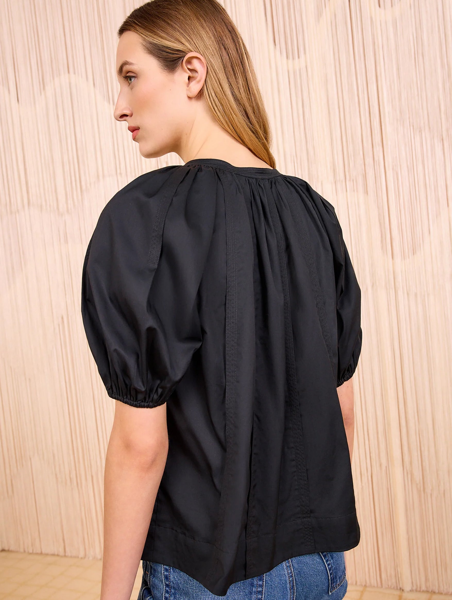 Loli Short Sleeve Blouse in Noir