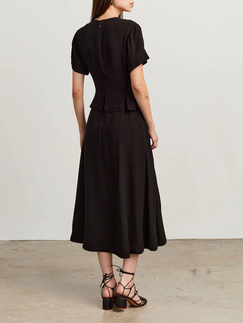 Nadya Short Sleeve Midi Dress in Noir