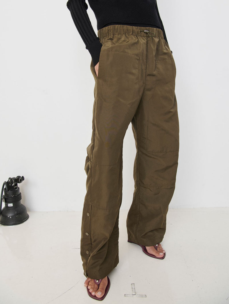 Parachute Pant in Seaweed