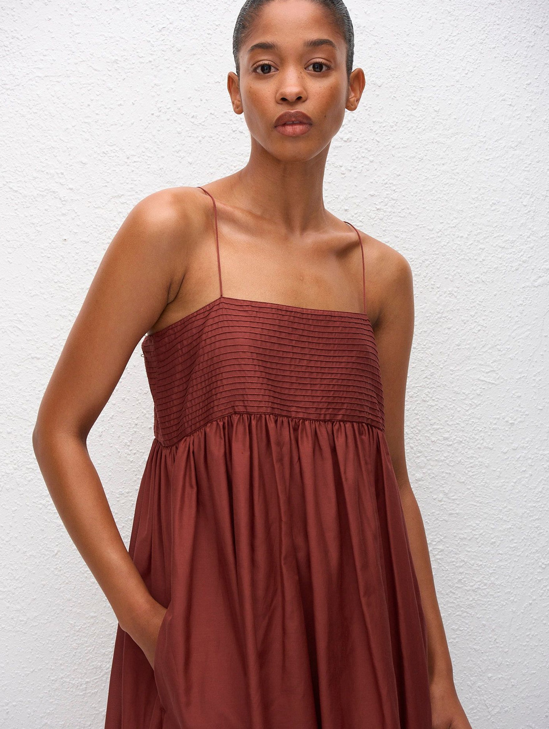 Empire Pintuck Bodice Dress in Maroc