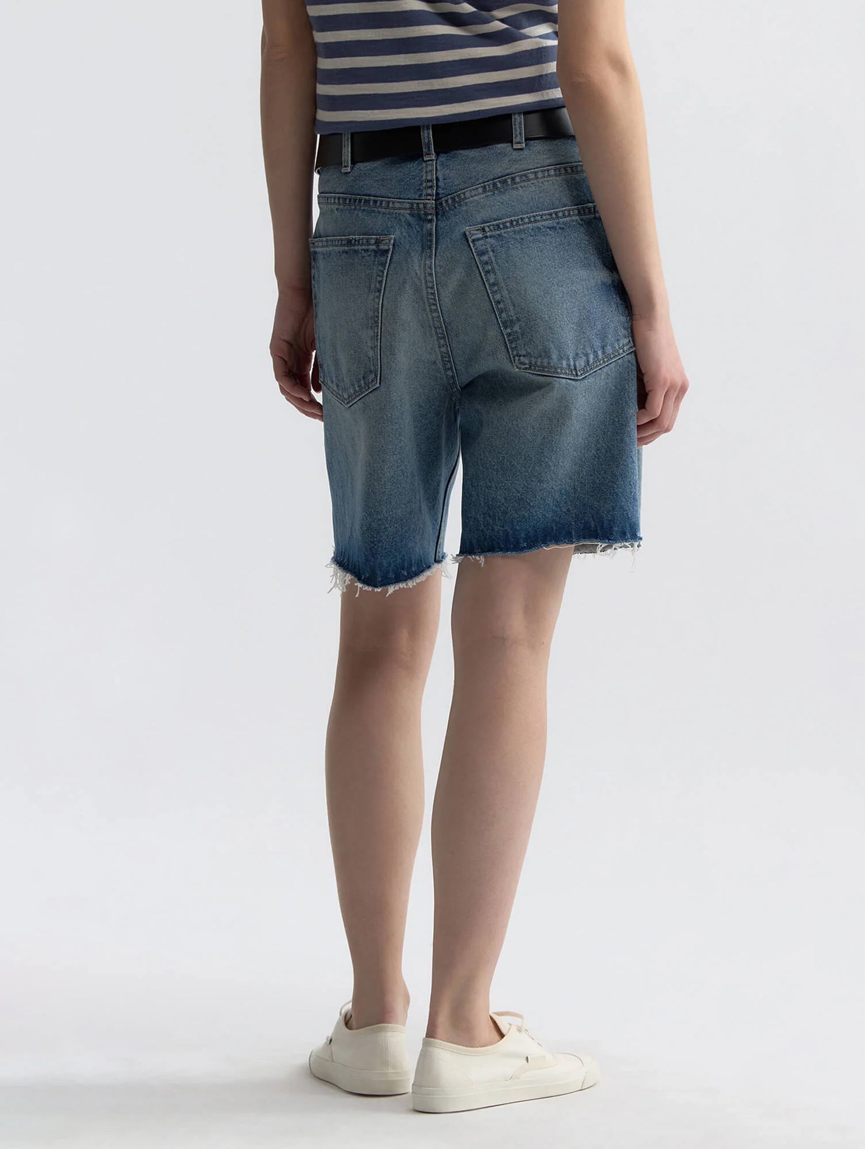 Russel Denim Short in Rosebowl Wash