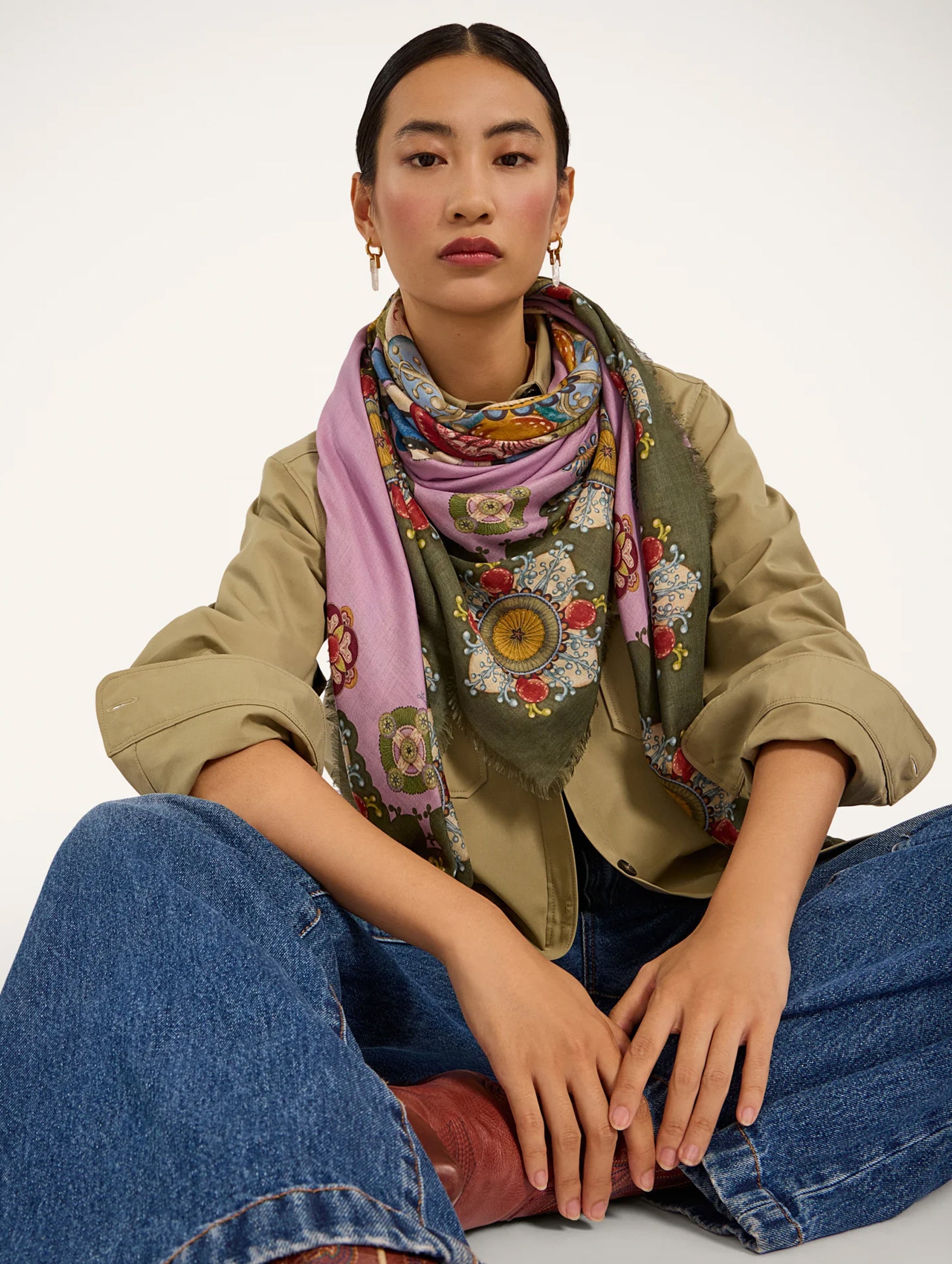 Square Scarf in Dusty Pink Nucleus Placée