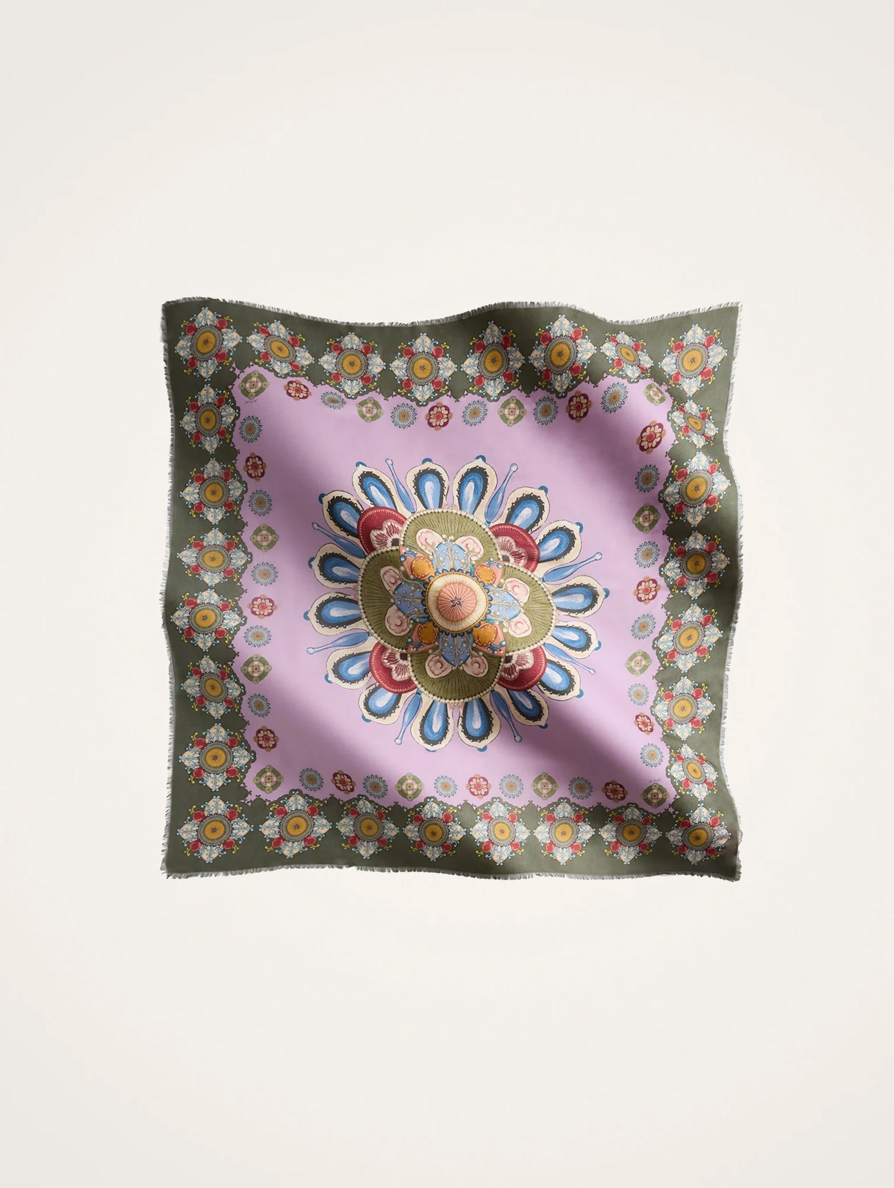 Square Scarf in Dusty Pink Nucleus Placée