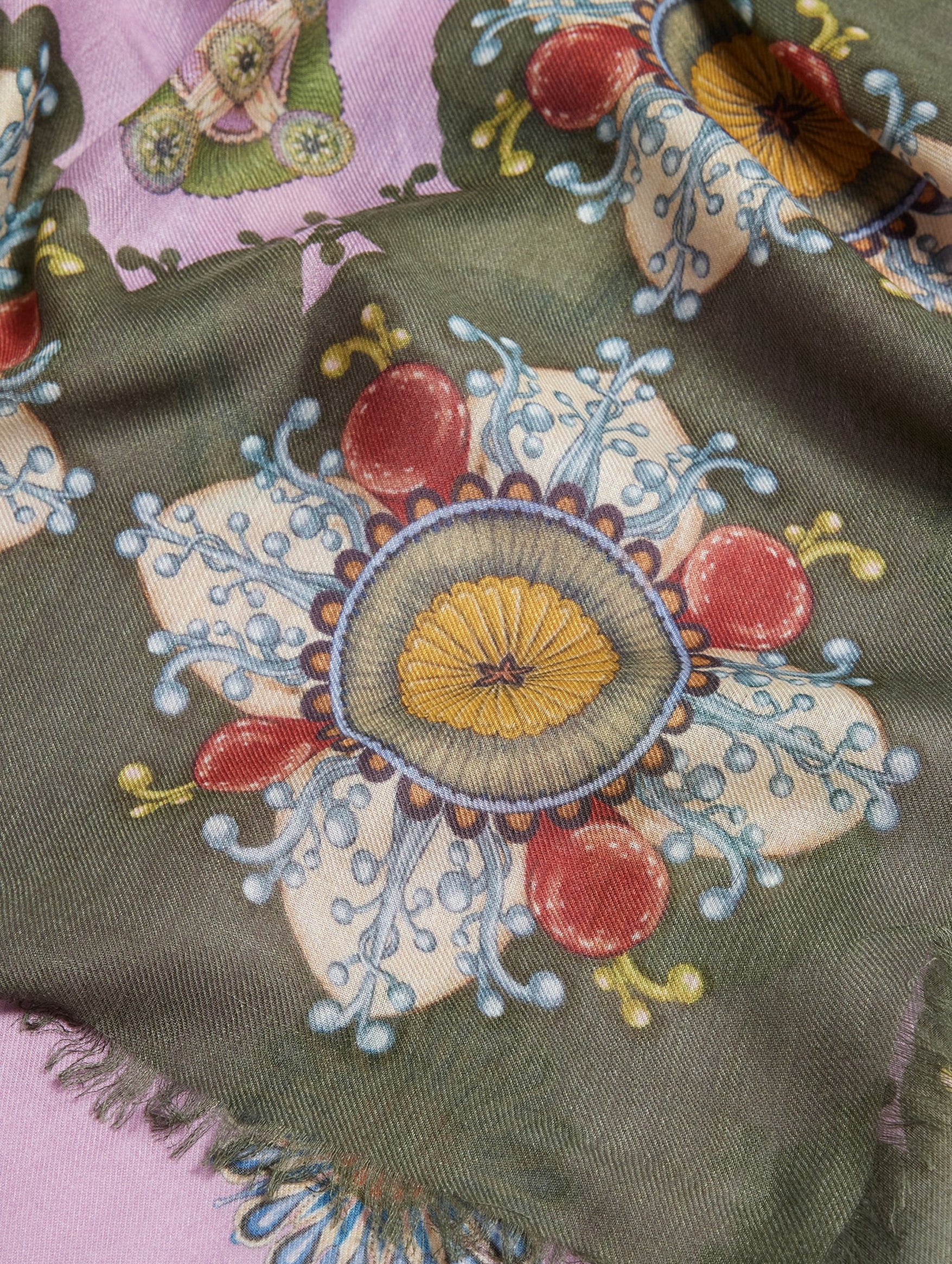 Square Scarf in Dusty Pink Nucleus Placée