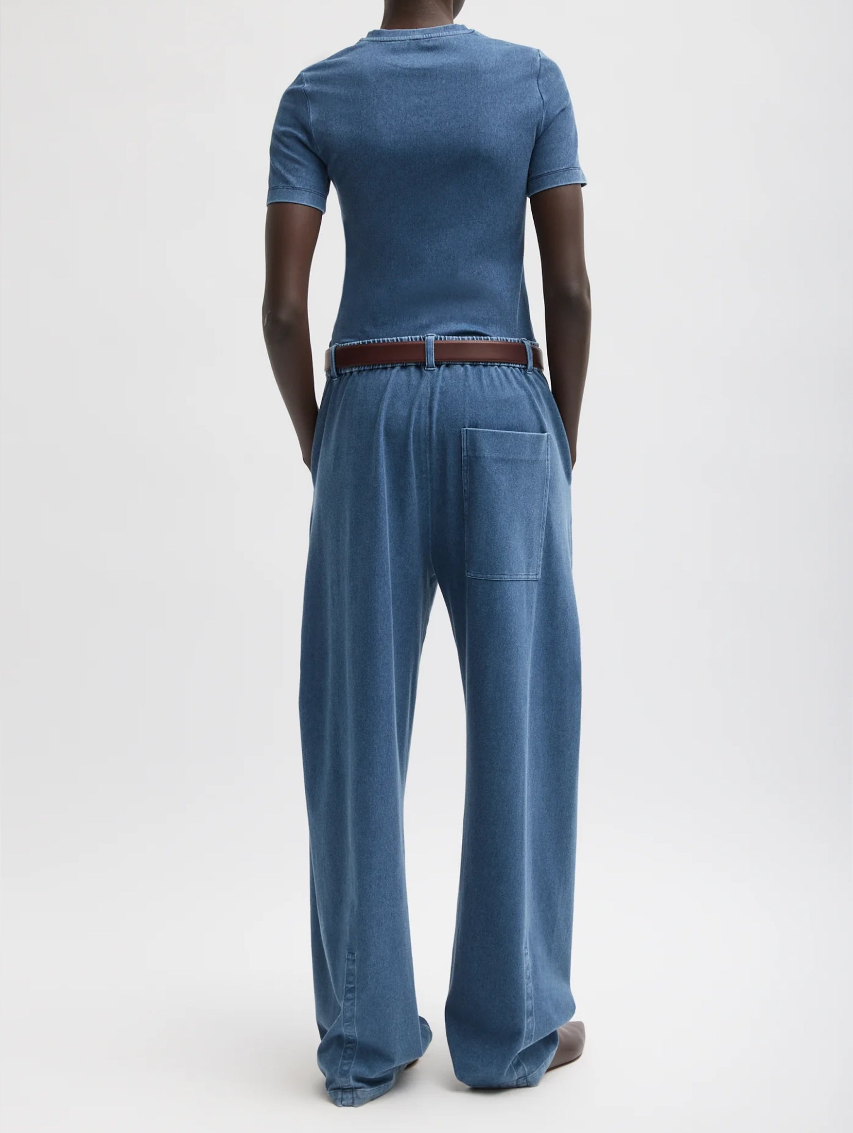 Stretch Denim Knit Short Winslow Pant in Classic Wash