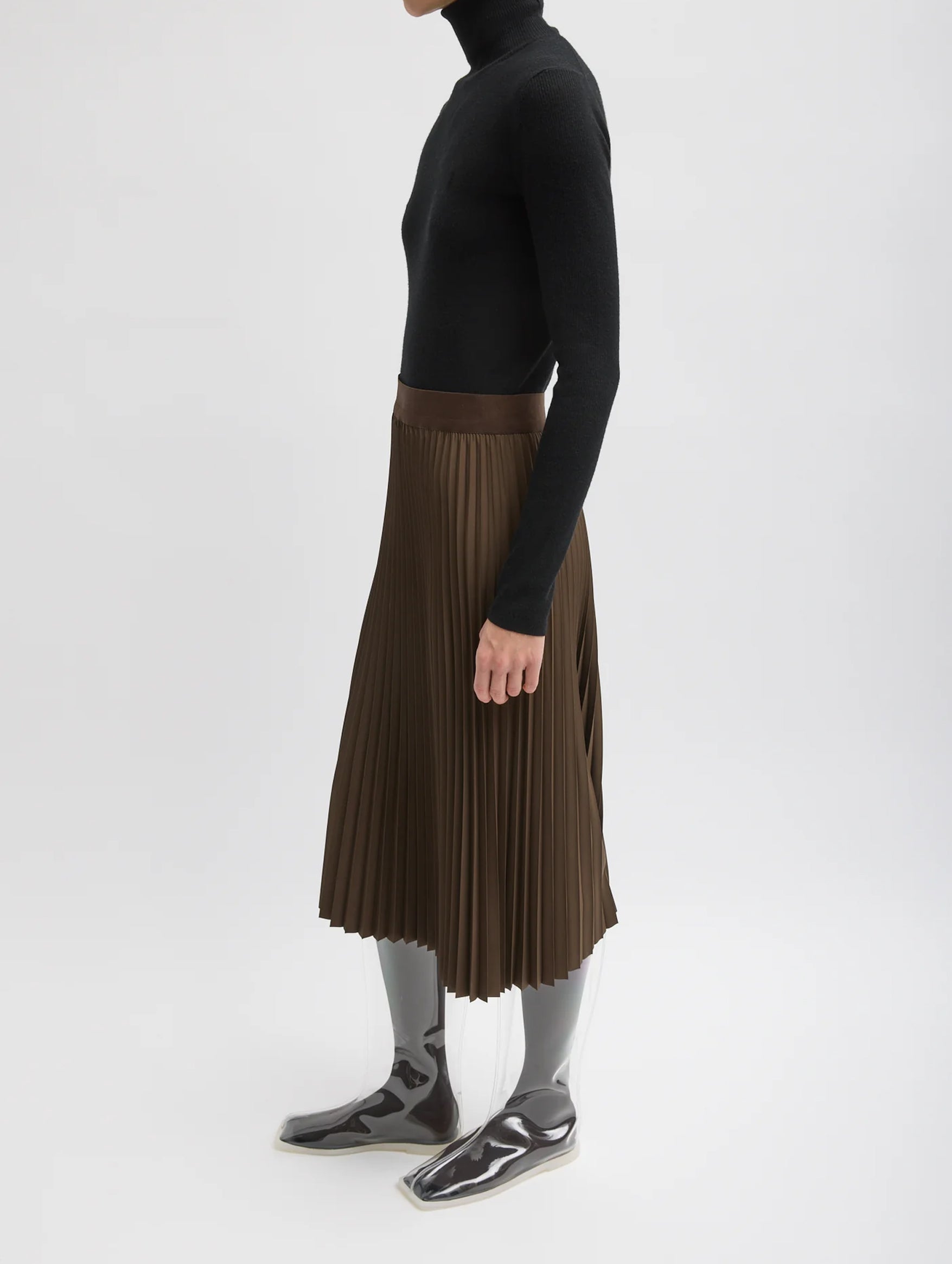 Nylon Pleating Sunray Pullon Skirt in Brown