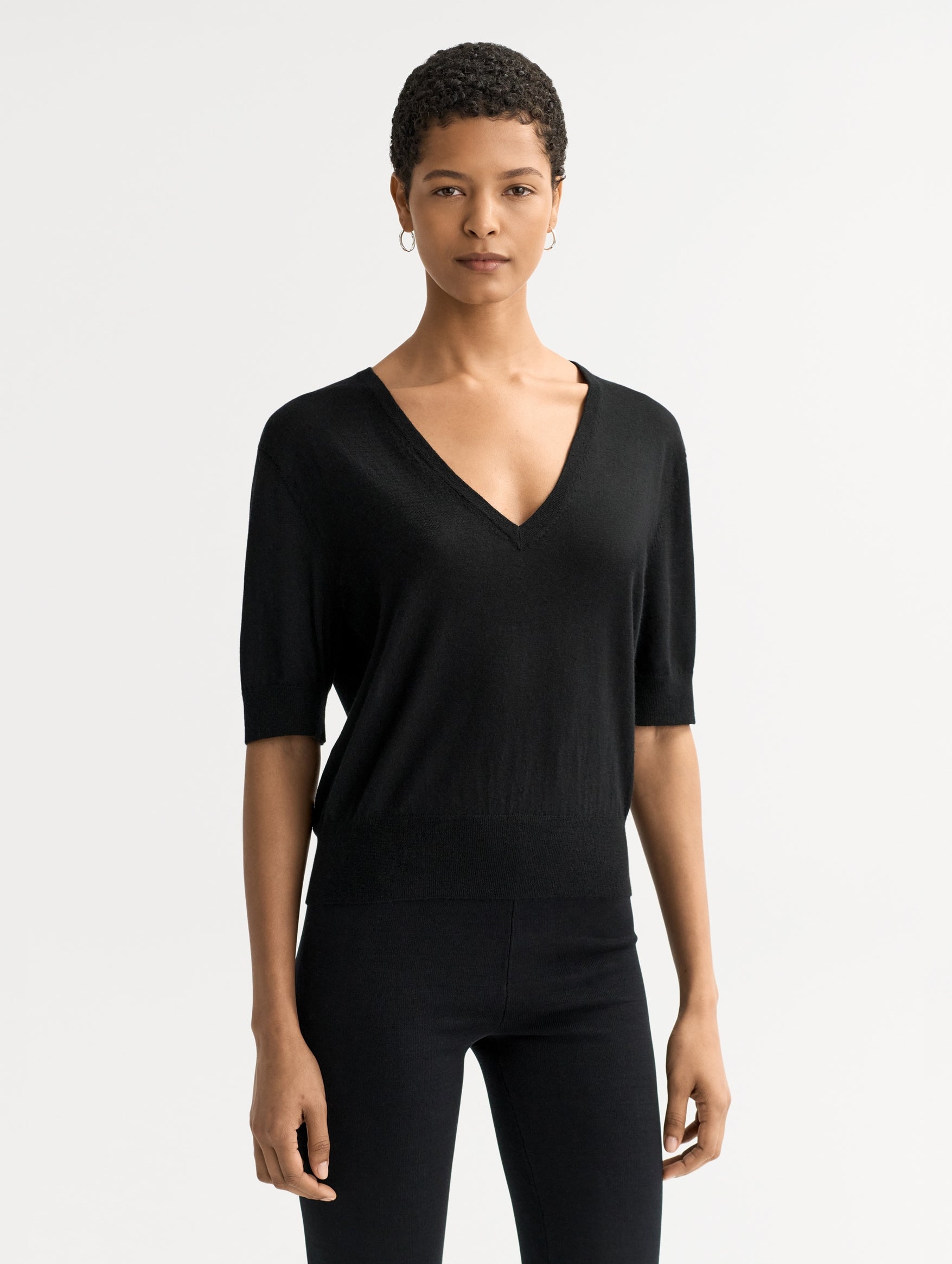 Featherlight Cashmere V-neck Top in Black