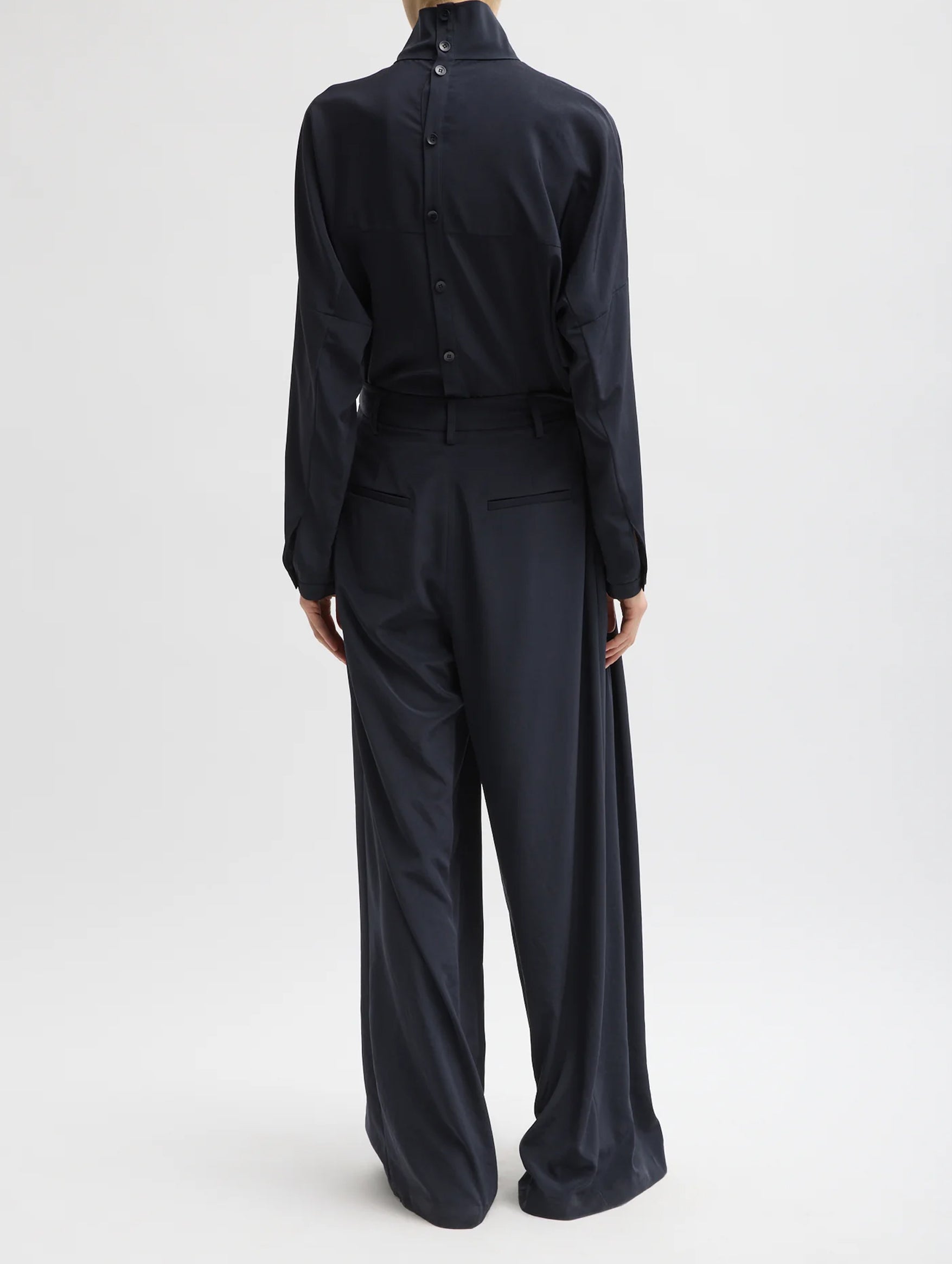 Relaxed Suiting Triple Pleat Pant in Navy