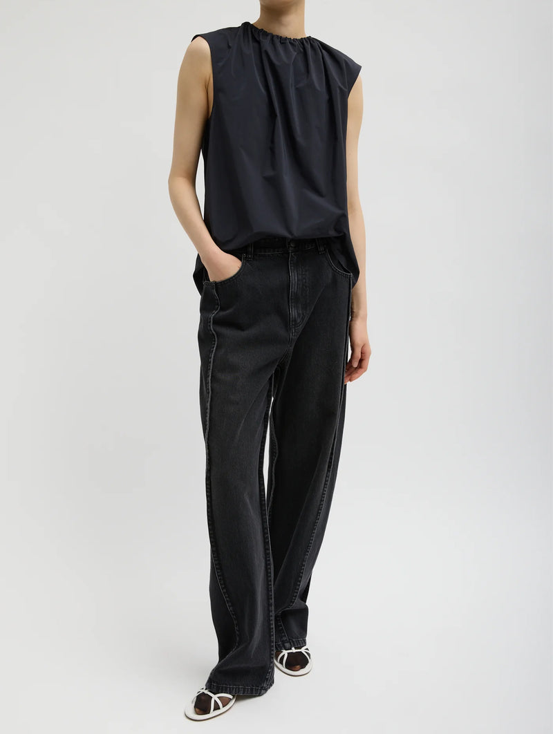 Short Tuck Jean in Vintage Black Denim