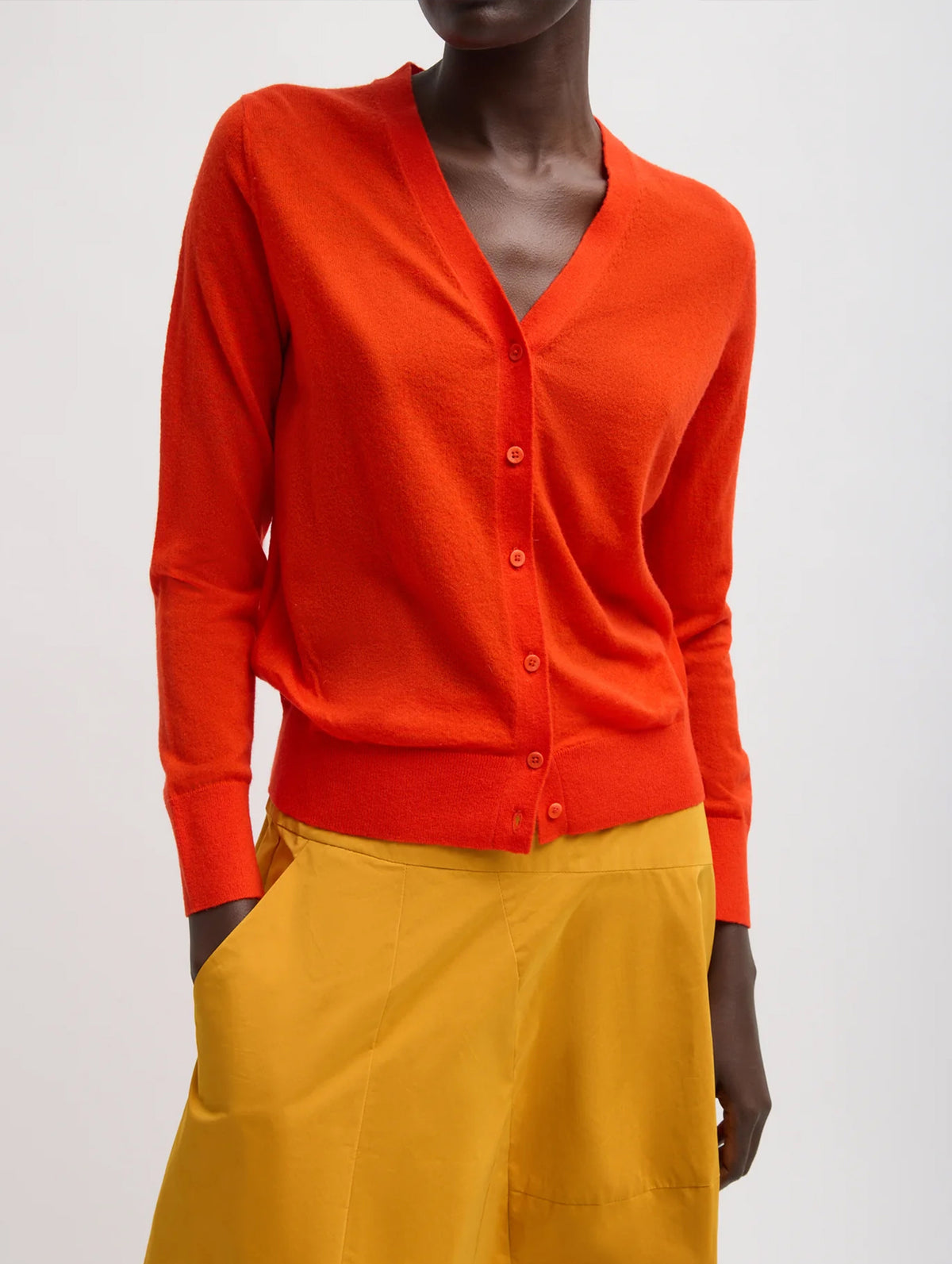 Skinlike Mercerized Wool V Neck Shrunken Cardigan in Red