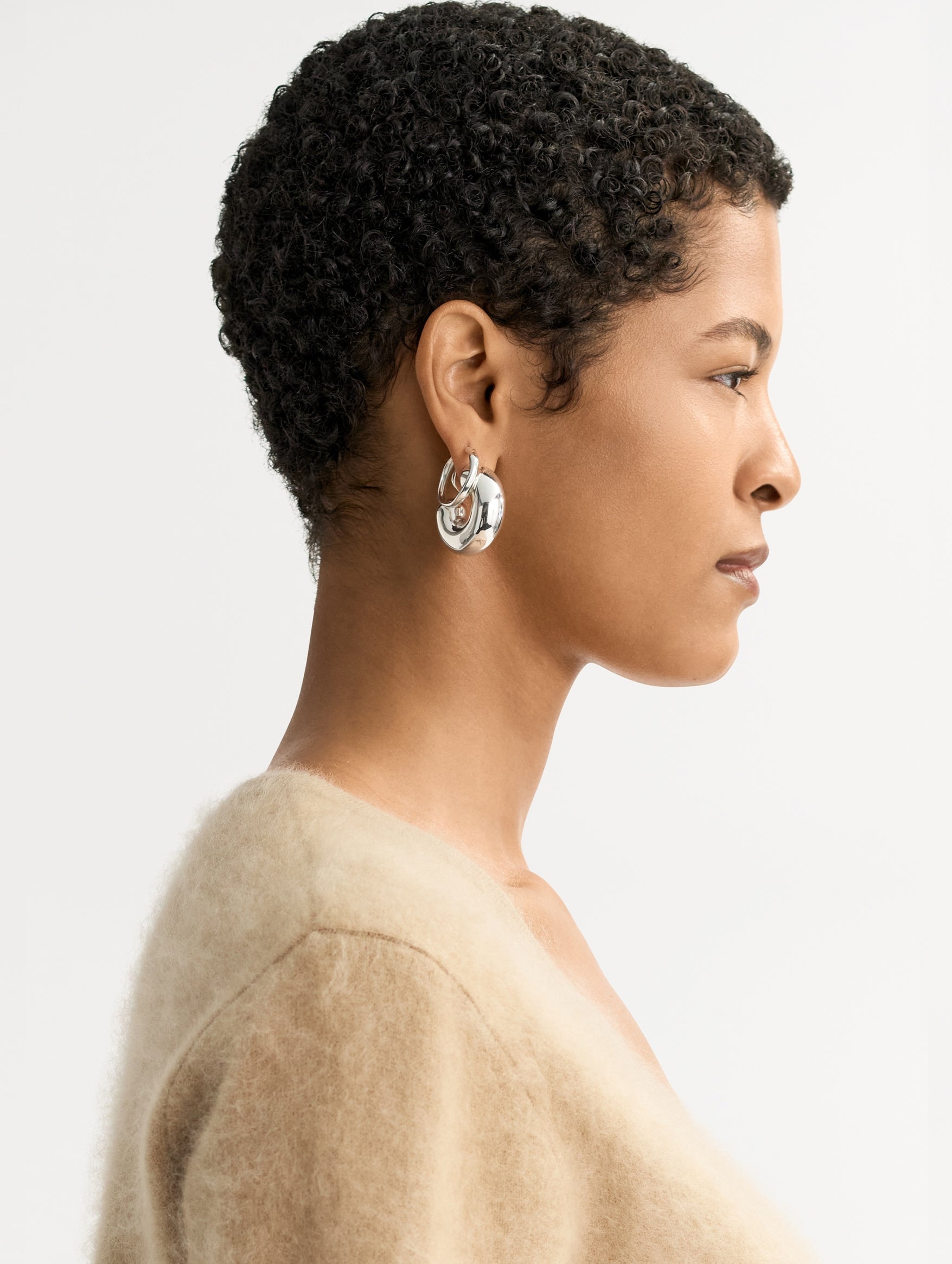 Brushed Cashmere V-neck T-shirt in Camel